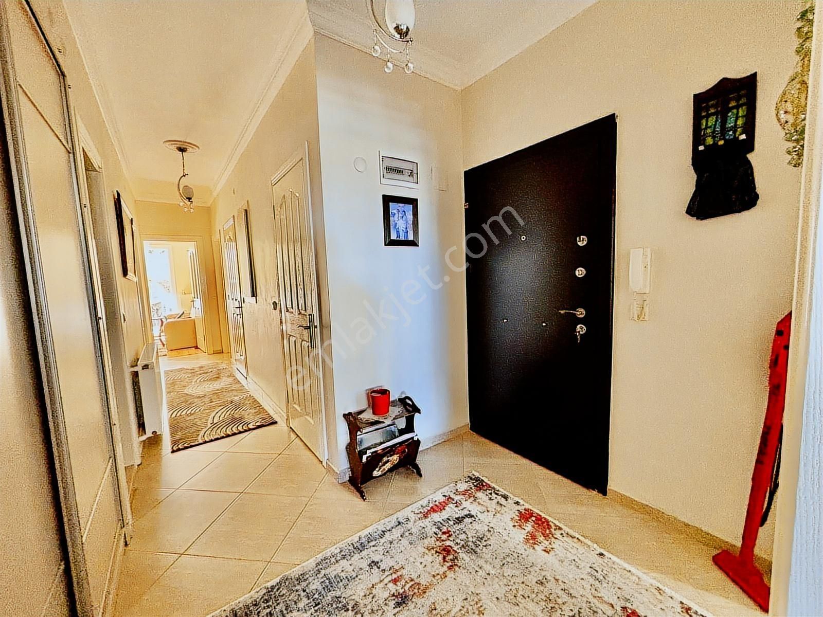 Yatırımlık Deniz Manzaralı Net 135 Geniş Daire - Görsel 12