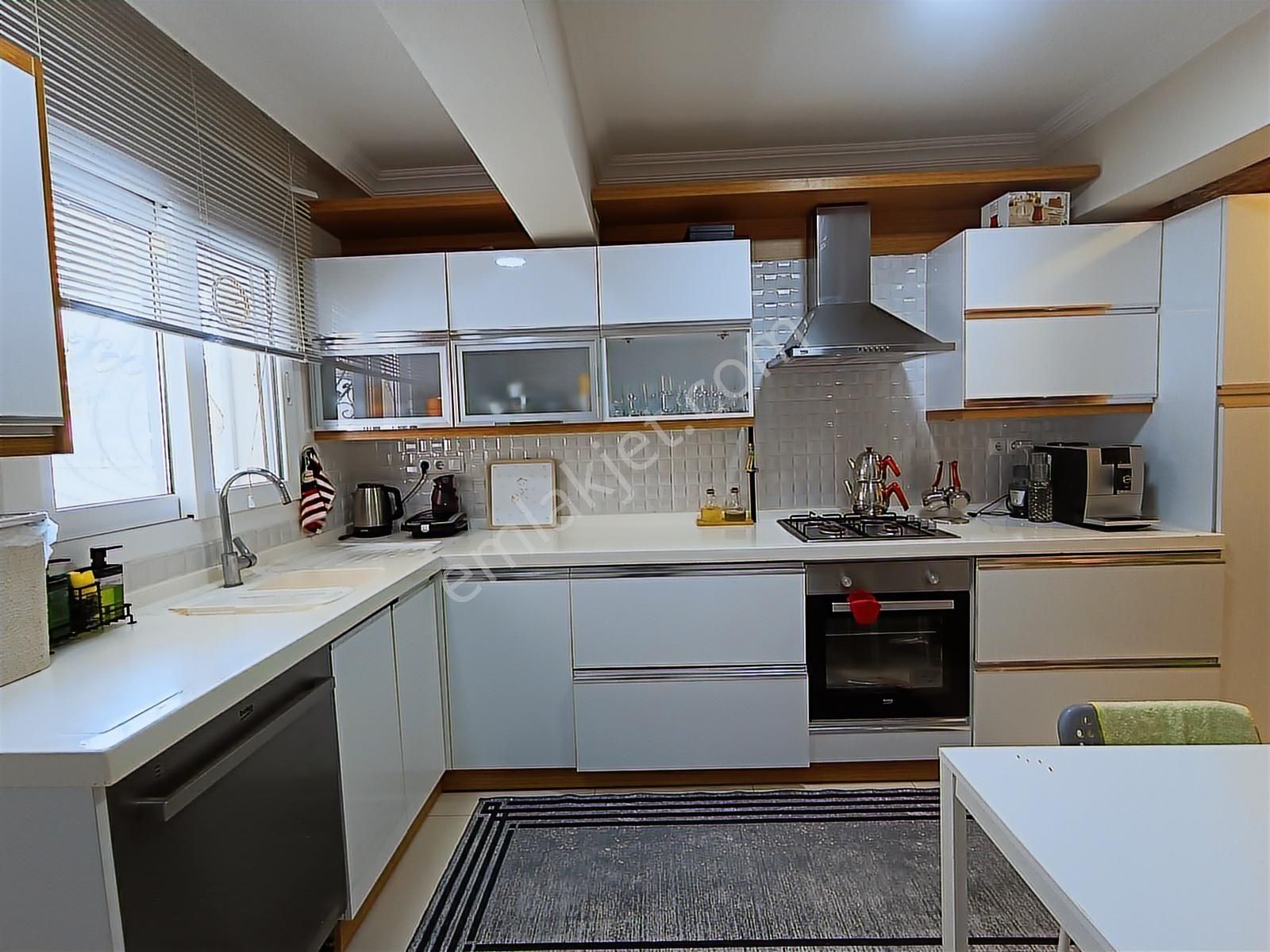 Kadınlar Denizinde Deniz Manzaralı 165 M2 Satılık 3+1 Dubleks Ev - Görsel 17