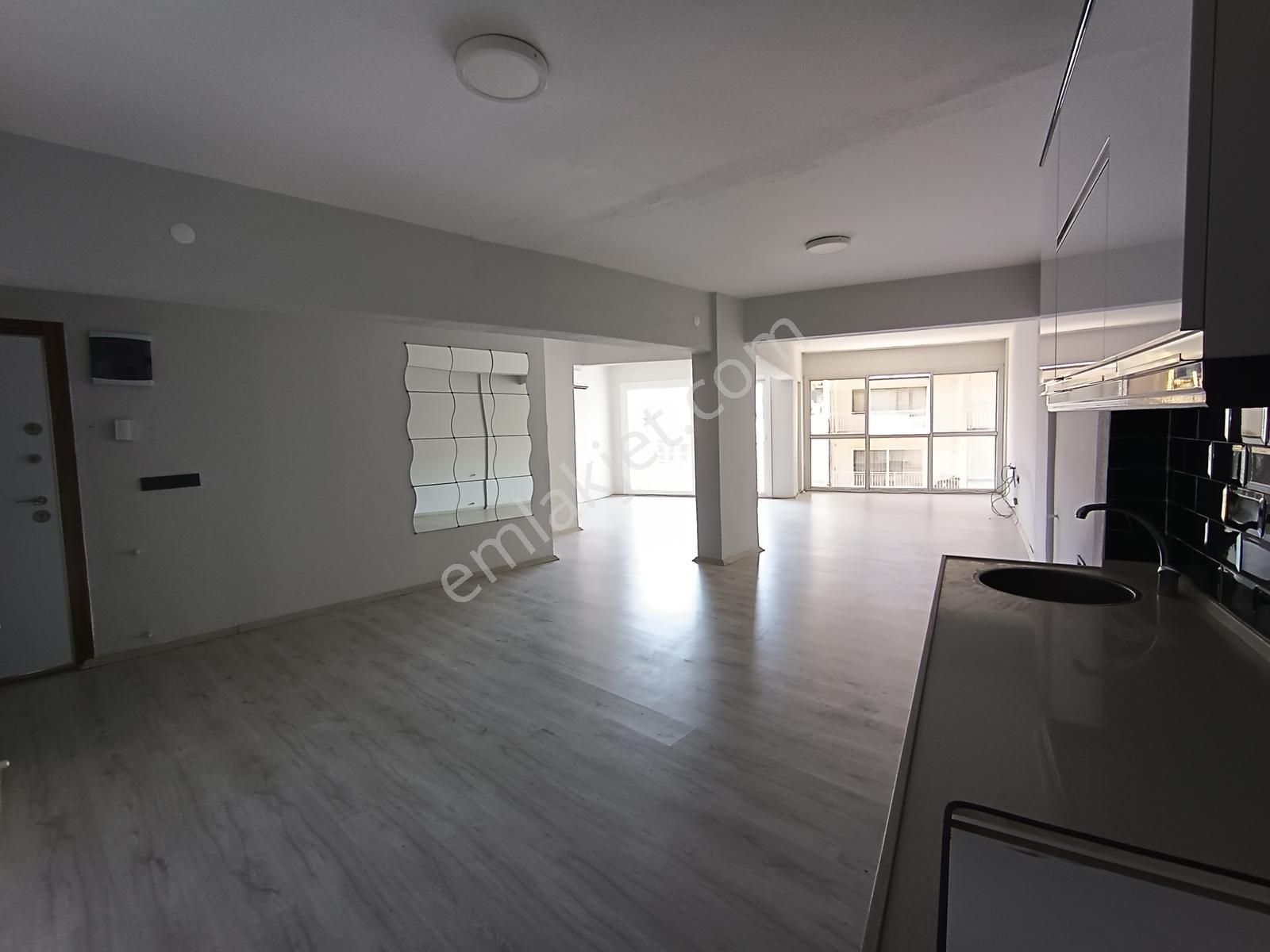 Kuşadası İnönü Caddesinde 110 M2 Kiralık Büro&ofis&daire - Görsel 32