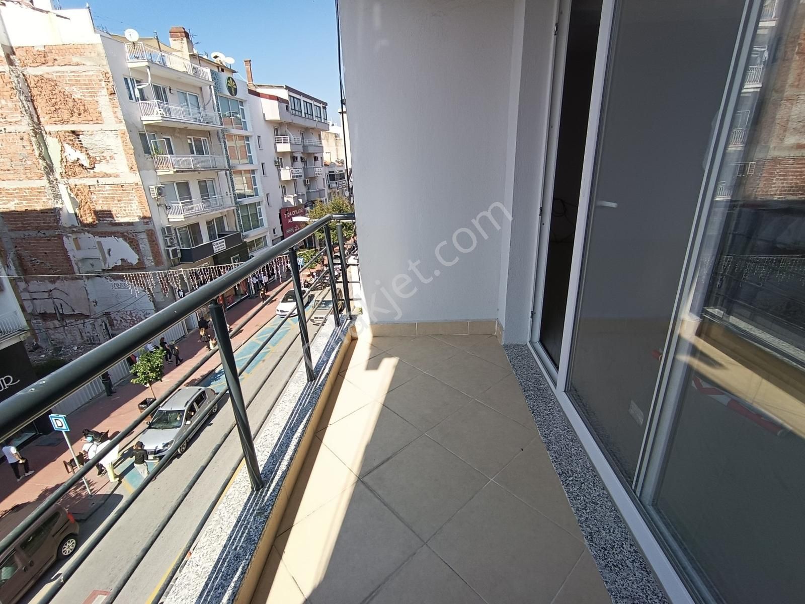 Kuşadası İnönü Caddesinde 110 M2 Kiralık Büro&ofis&daire - Görsel 33