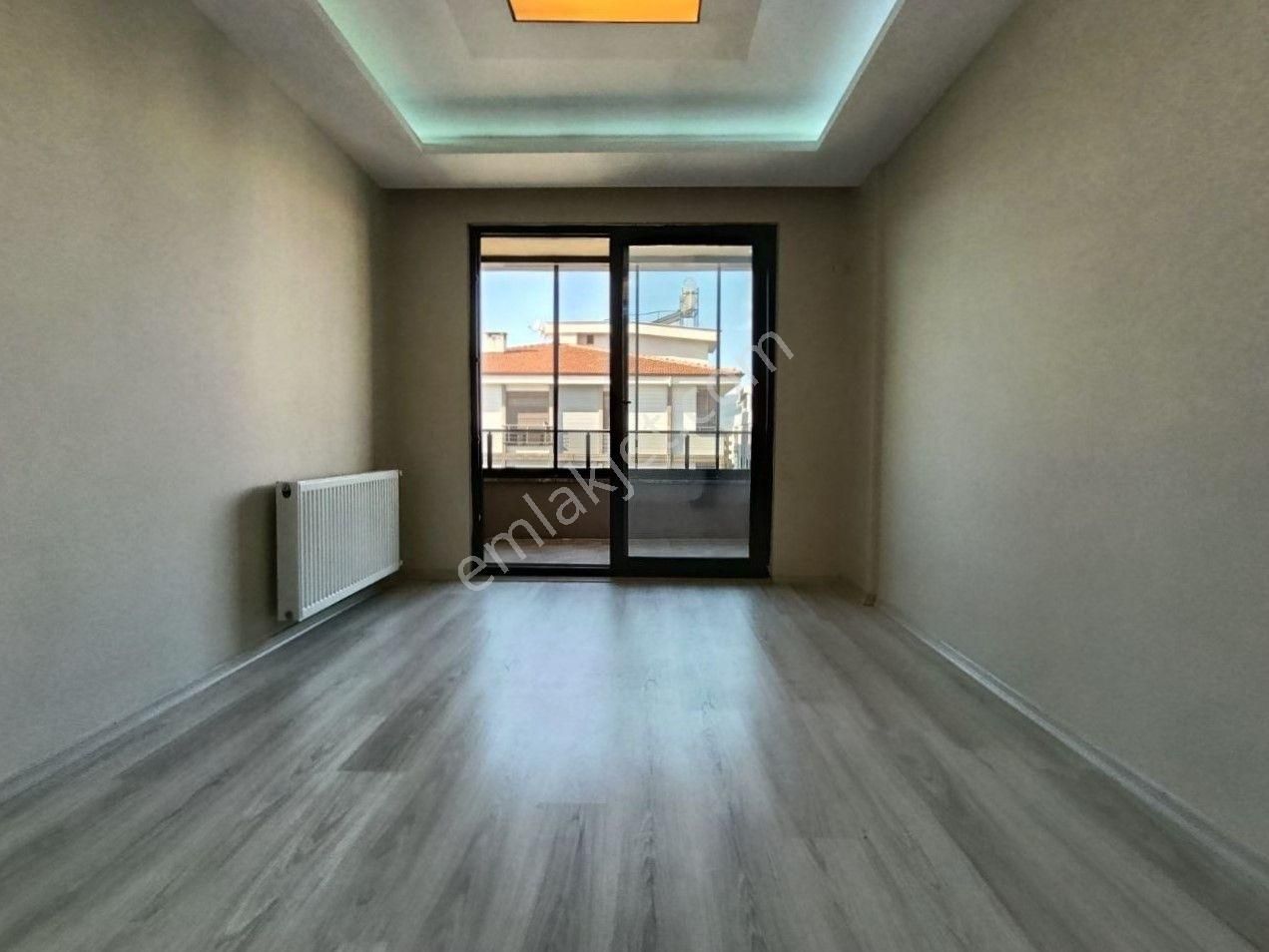 Altınkumda Doğalgazlı Asansörlü Ayrı Mutfaklı Ebeveyn Banyolu 3+1 Daire - Görsel 16