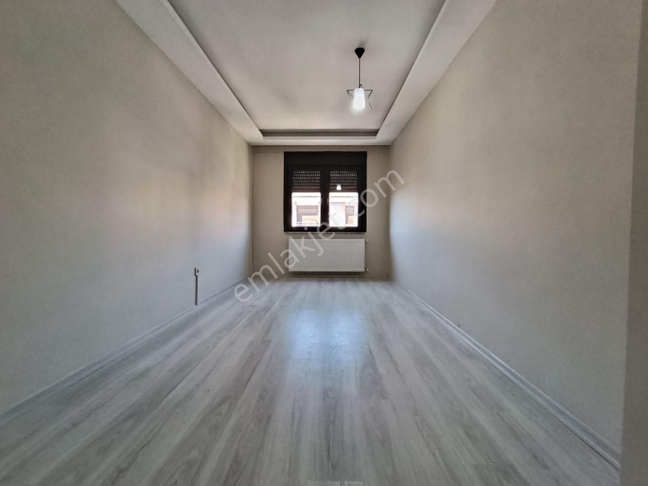 Altınkumda Doğalgazlı Asansörlü Ayrı Mutfaklı Ebeveyn Banyolu 3+1 Daire - Görsel 21