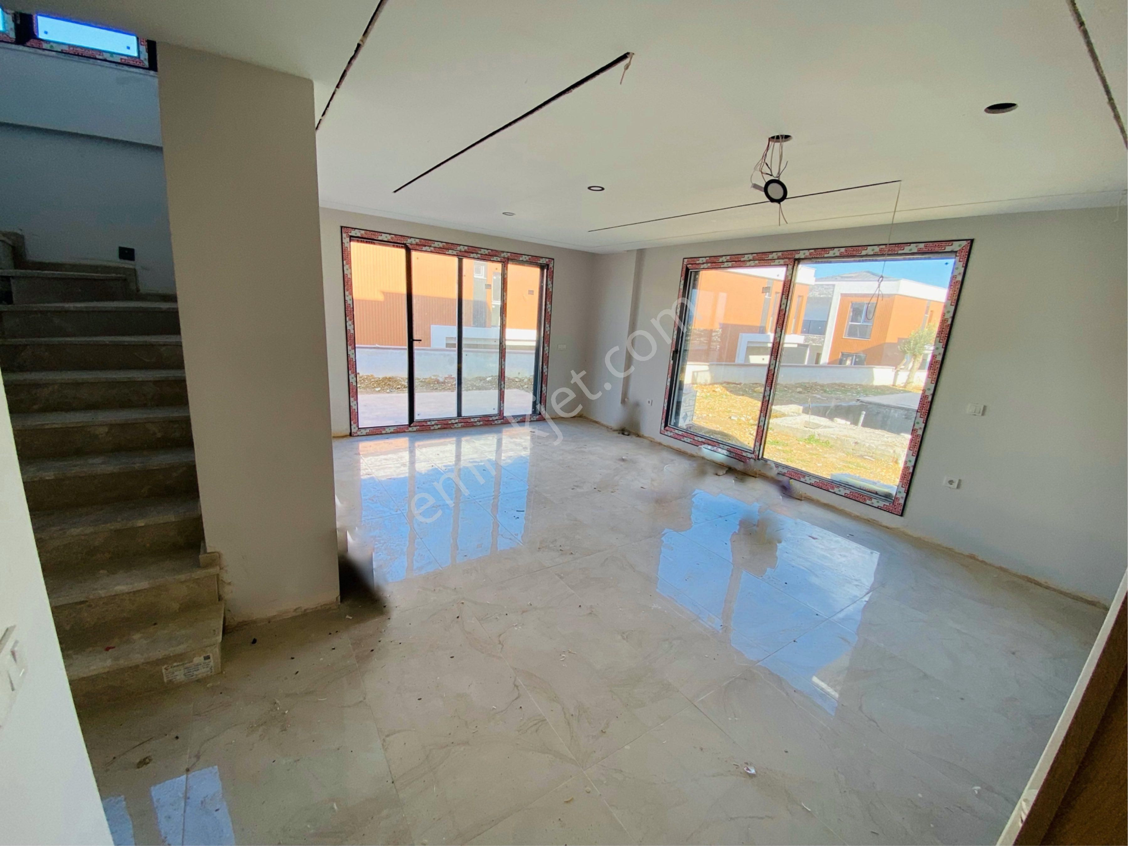 Karaağaç Sahilde Deniz Manzaralı 4+1 Satılık Sıfır Villa - Görsel 10