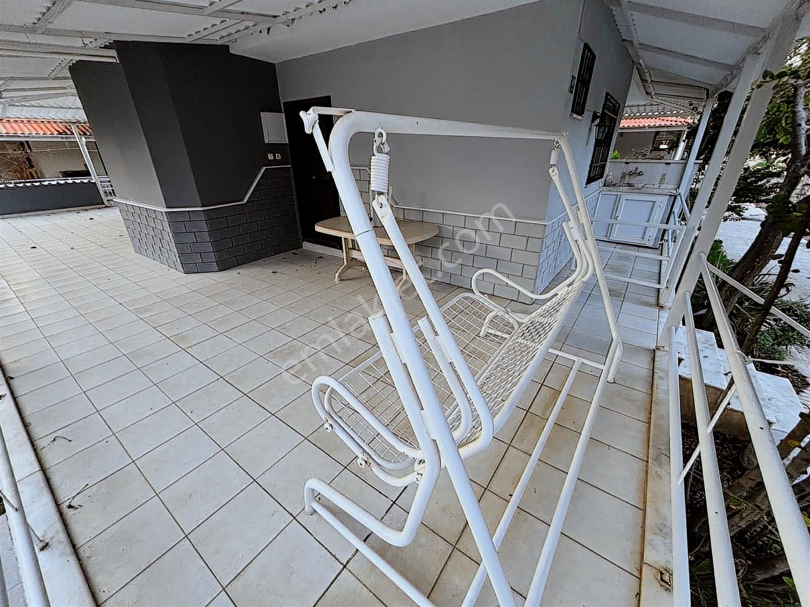 Denize 3dk Yürüme Mesafesinde Bakımlı Geniş Verandalı 3+1villa - Görsel 10