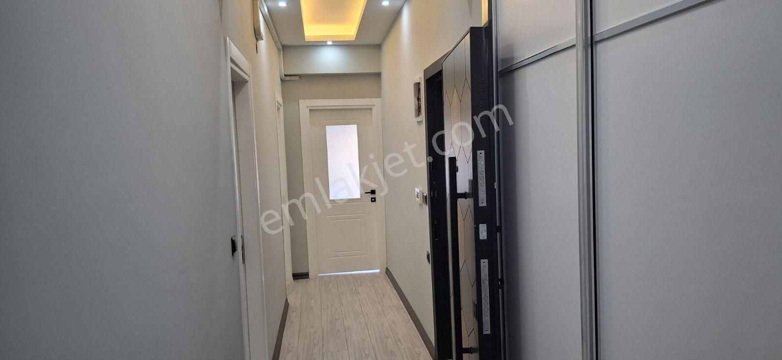 Söke Cumhuriyet Mahalleside Geniş Ve Konforunlu 3+1 Daire