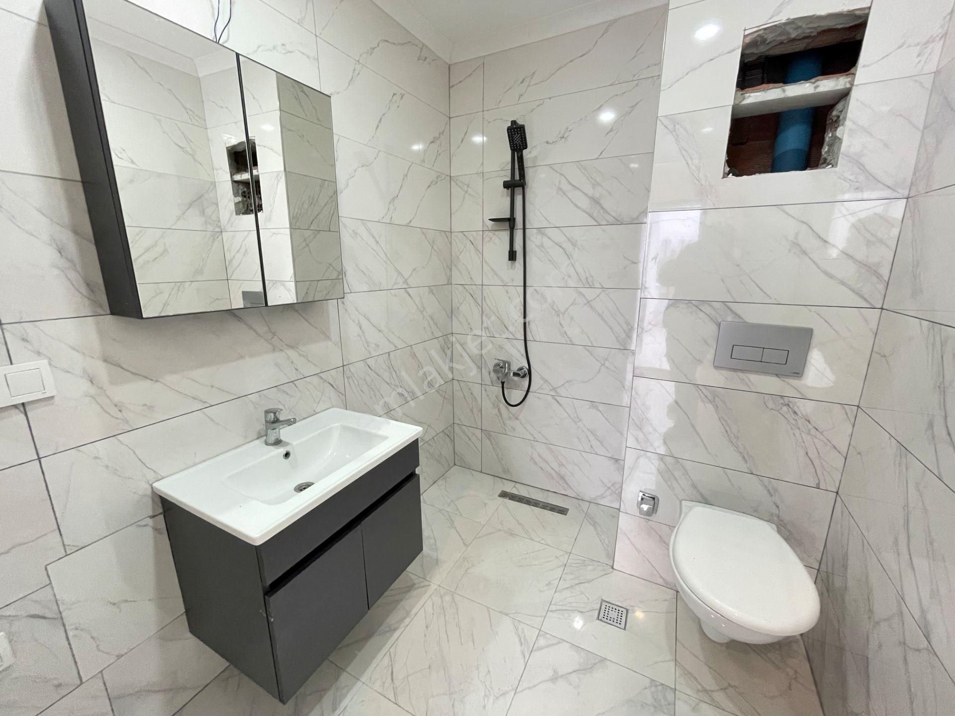 Ataşehir İnönü'de Yeditepe Ünv.yakın Konumda Adalar Manzaralı Çatı Katı 1+1 Kiralık - Görsel 14