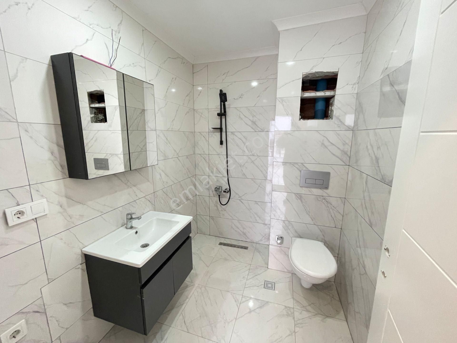 Ataşehir İnönü'de Yeditepe Ünv.yakın Konumda Adalar Manzaralı Çatı Katı 1+1 Kiralık - Görsel 13