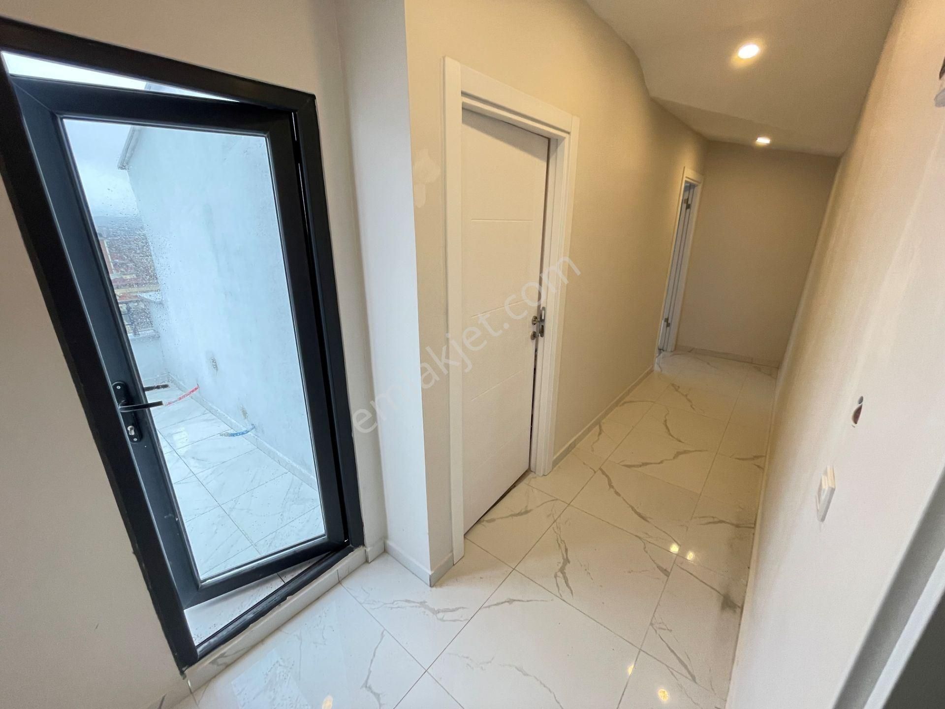 Ataşehir İnönü'de Yeditepe Ünv.yakın Konumda Adalar Manzaralı Çatı Katı 1+1 Kiralık - Görsel 12
