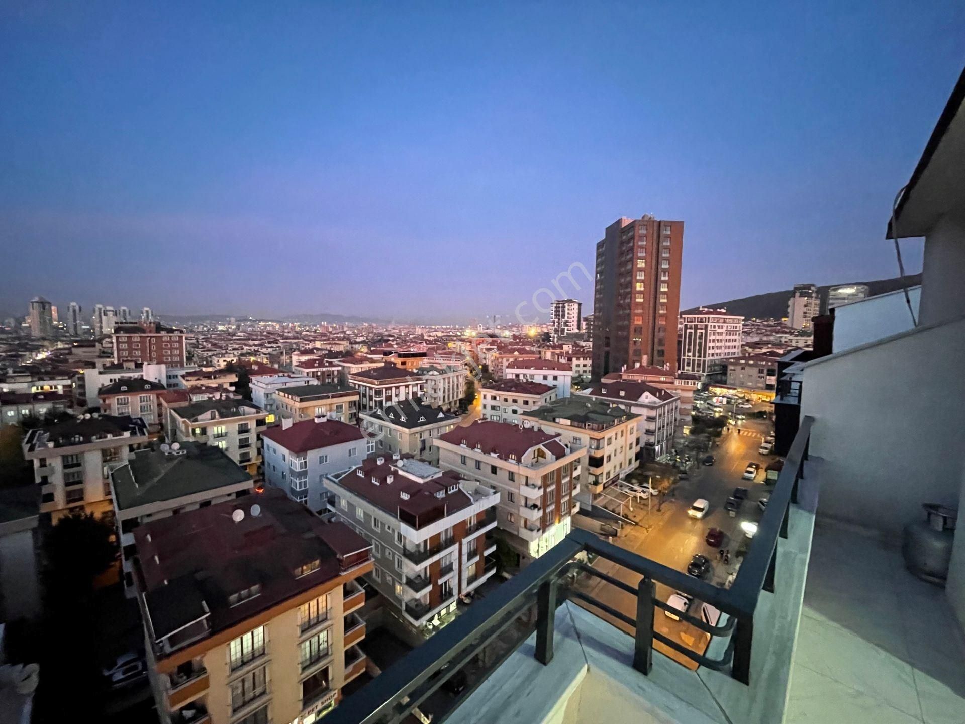 Ataşehir İnönü'de Yeditepe Ünv.yakın Konumda Adalar Manzaralı Çatı Katı 1+1 Kiralık