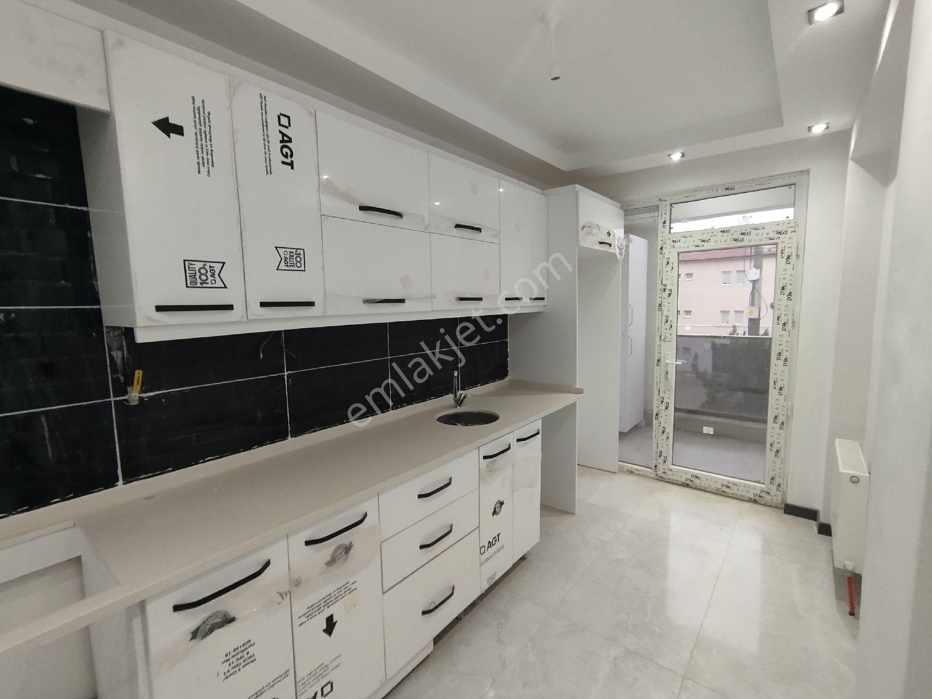 Şirintepe'de Bursa Caddesine Yakın Geniş Ve Ferah 2+1 Daire - Görsel 2