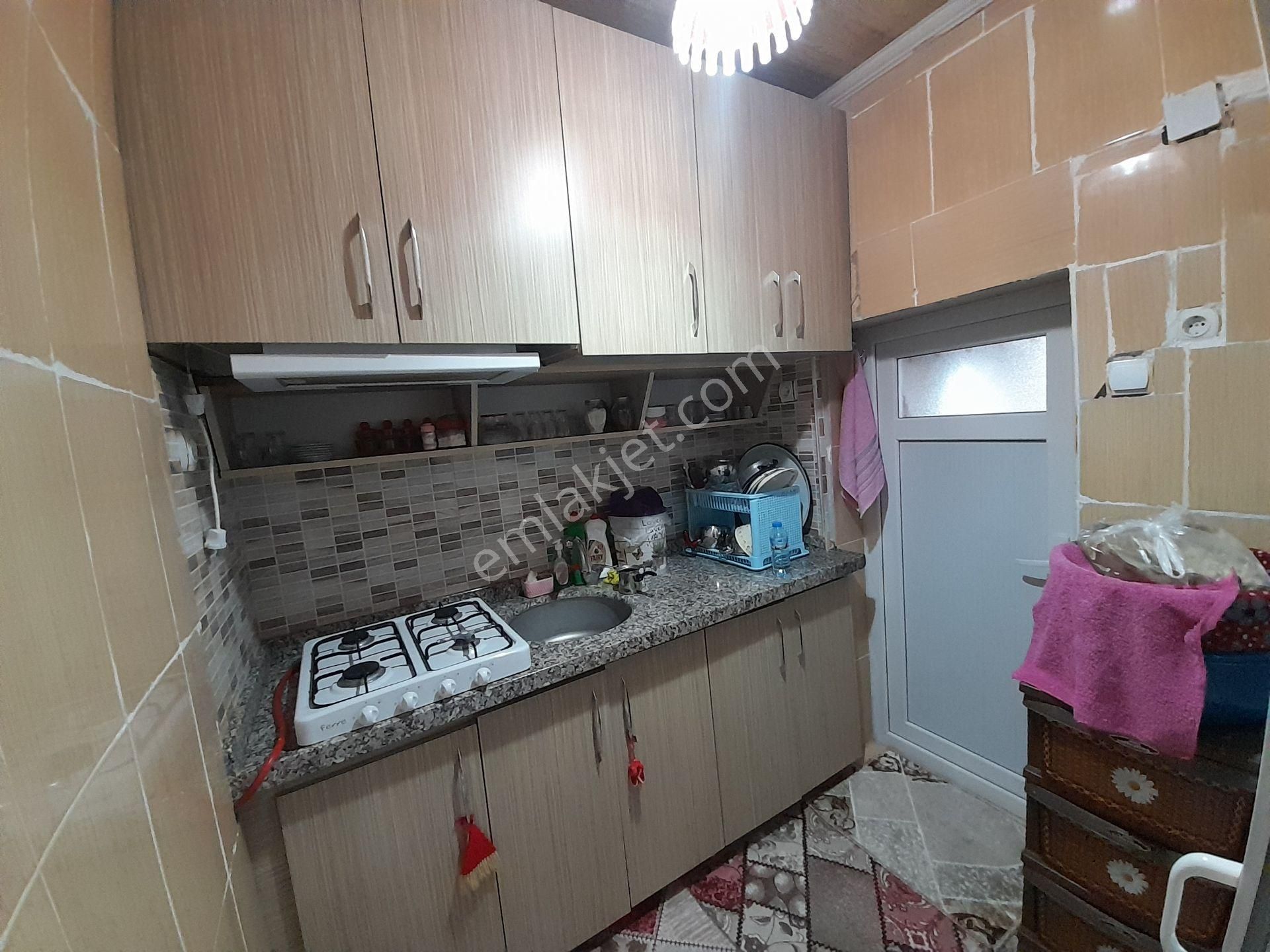 Bergama Merkezde Satılık 2 Katlı Bahçeli Müstakil Ev - Görsel 3