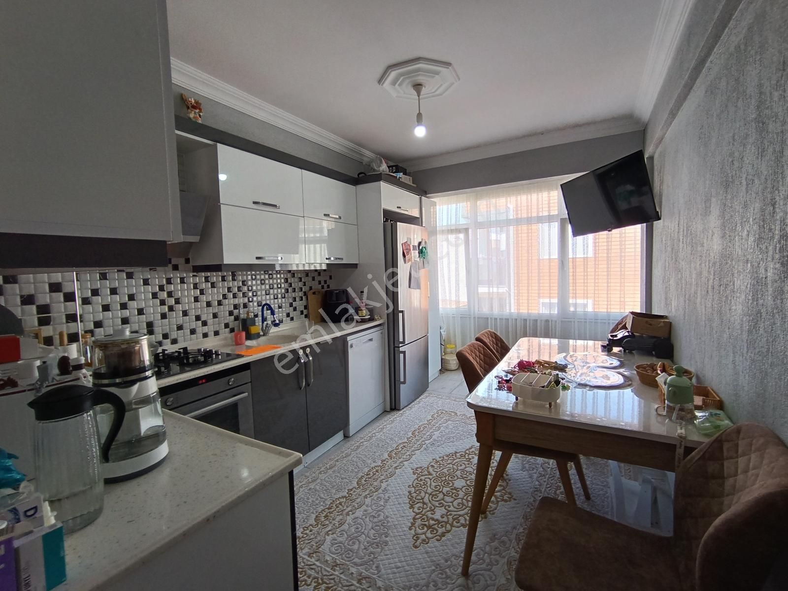 Kuşadası Davutlar Merkezde 120 M2 Ayrı Mutfak Satılık 3+1 Daire - Görsel 12