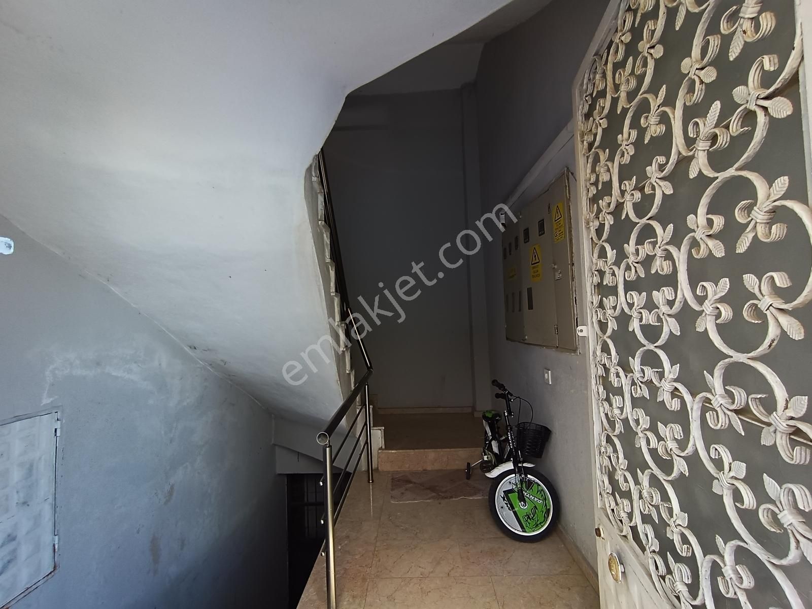 Kuşadası Davutlar Merkezde 120 M2 Ayrı Mutfak Satılık 3+1 Daire - Görsel 7