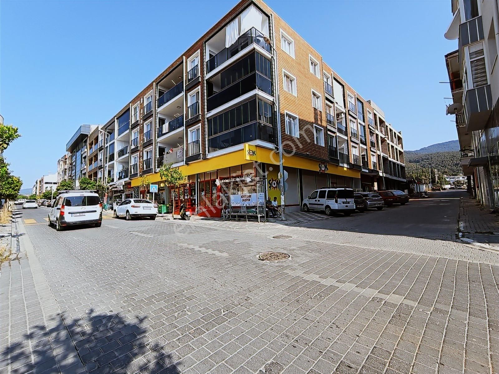 Kuşadası Davutlar Merkezde 120 M2 Ayrı Mutfak Satılık 3+1 Daire - Görsel 6