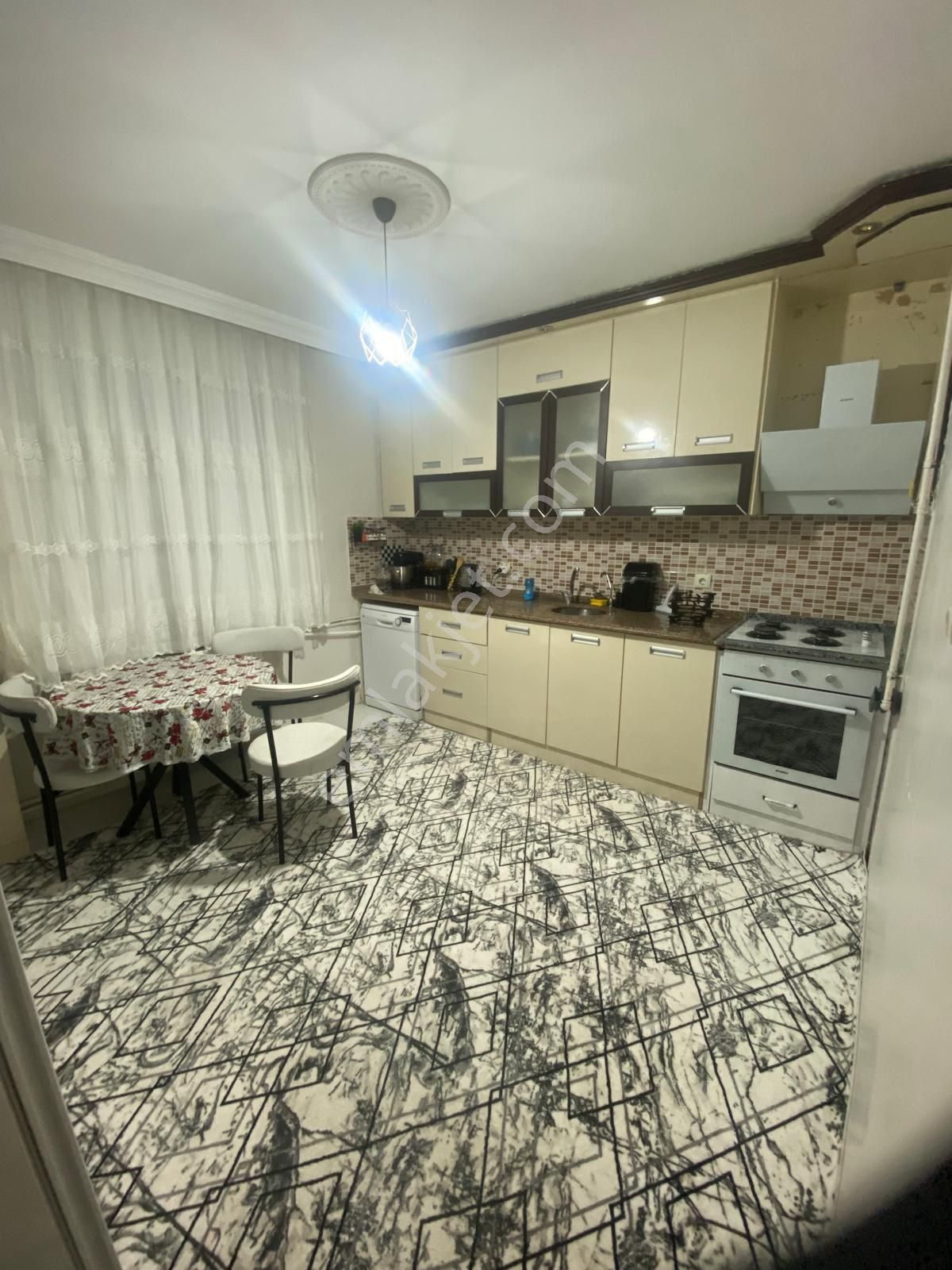 Alakovada Süper Konumda İki Katlı Müstakil Ev - Görsel 16