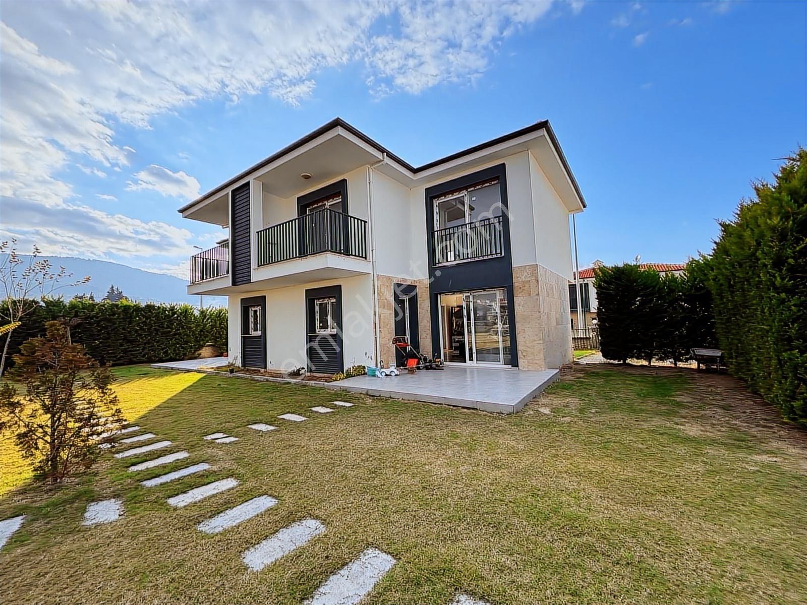 Denize Araçla 3dk Yakınlıkta Sıfır Yapı 3+1villa - Görsel 10