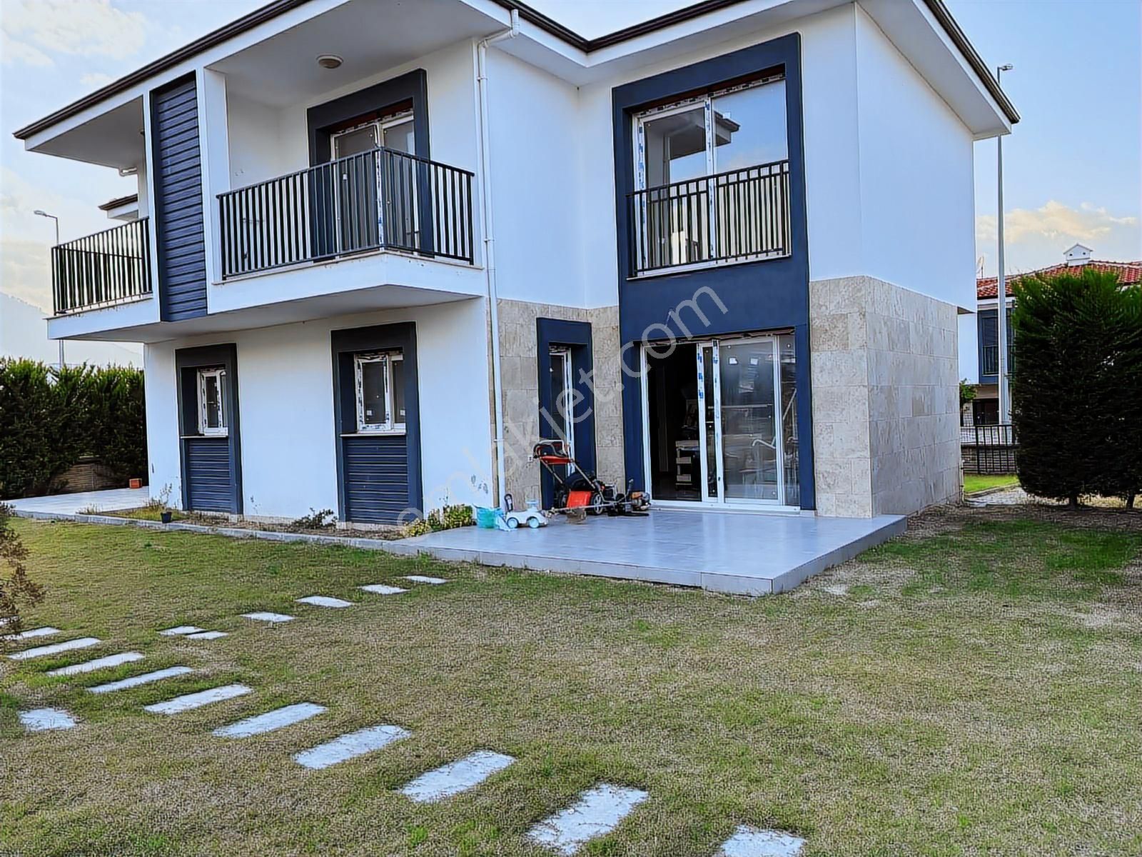 Denize Araçla 3dk Yakınlıkta Sıfır Yapı 3+1villa - Görsel 4