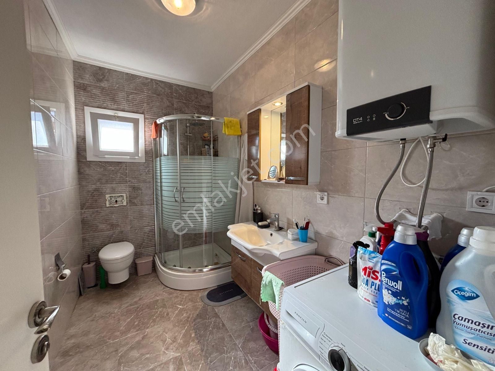 Köşe Konumlu Geniş Bahçeli Girişte Yatak Odası Banyolu 4+1villa - Görsel 22