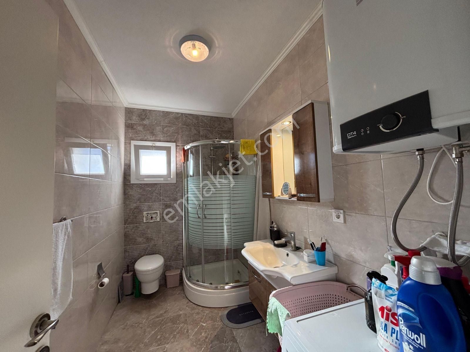 Köşe Konumlu Geniş Bahçeli Girişte Yatak Odası Banyolu 4+1villa - Görsel 15