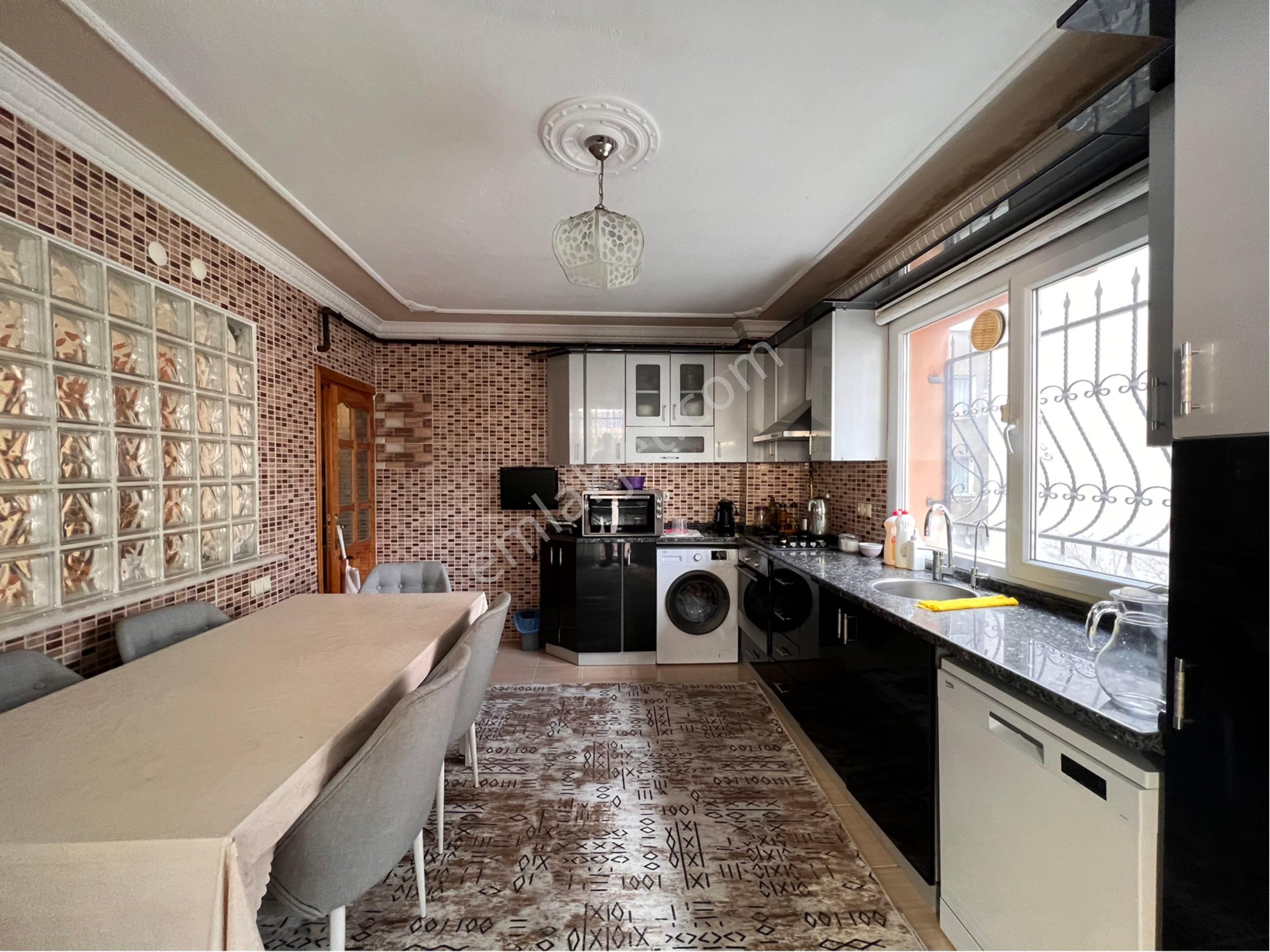 Buca Yenigün Mah'de Şehir Merkezinde Müstakil Yaşam Keyfi - Görsel 9