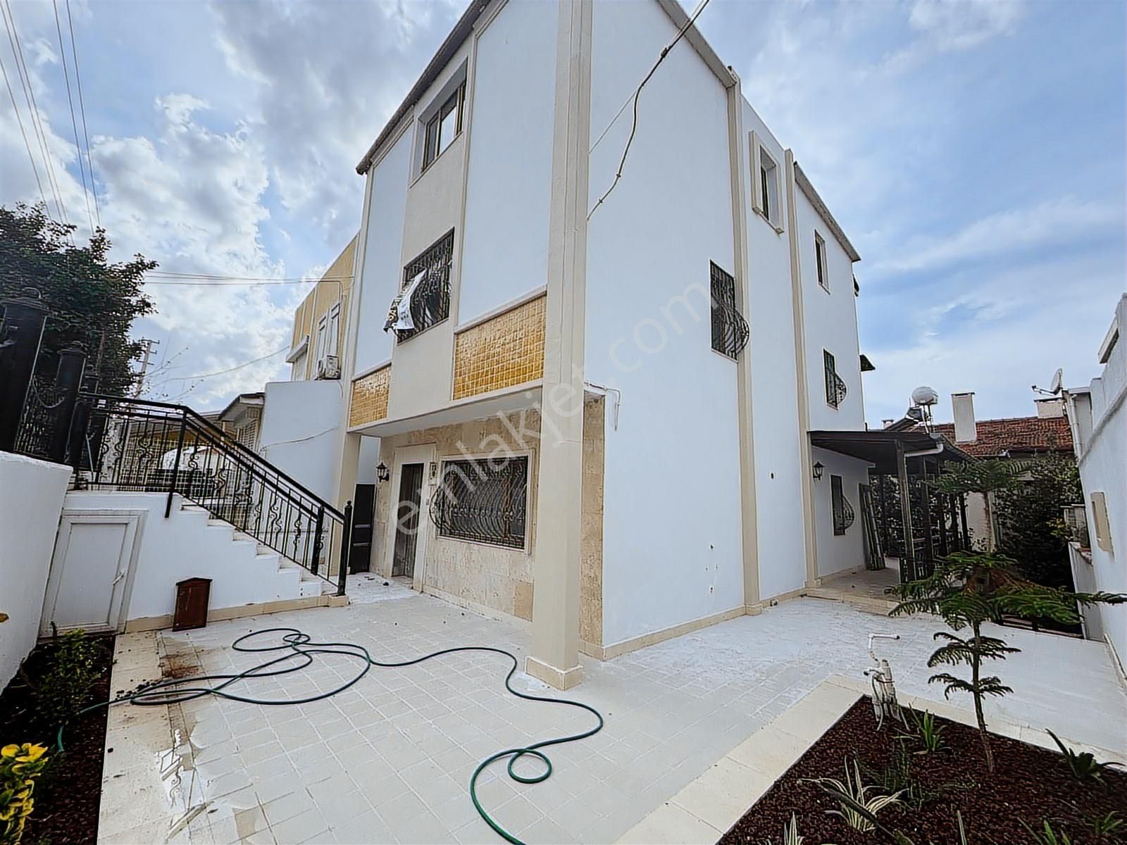 Marina Bölgesinde 6 Oda 3 Mutfaklı Müstakil Villa - Görsel 20