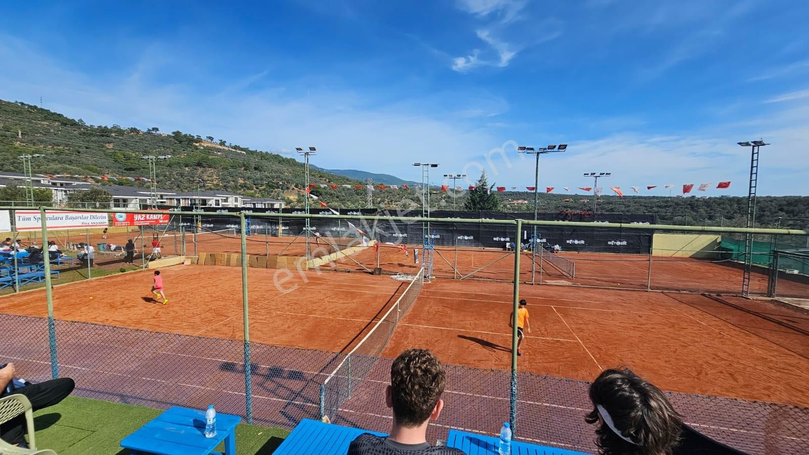 Altınoluk'ta Tatil Köyü İçerisinde Denize 100 M Günlük ,aylıık ,yıllık Kiralık Daire - Görsel 2