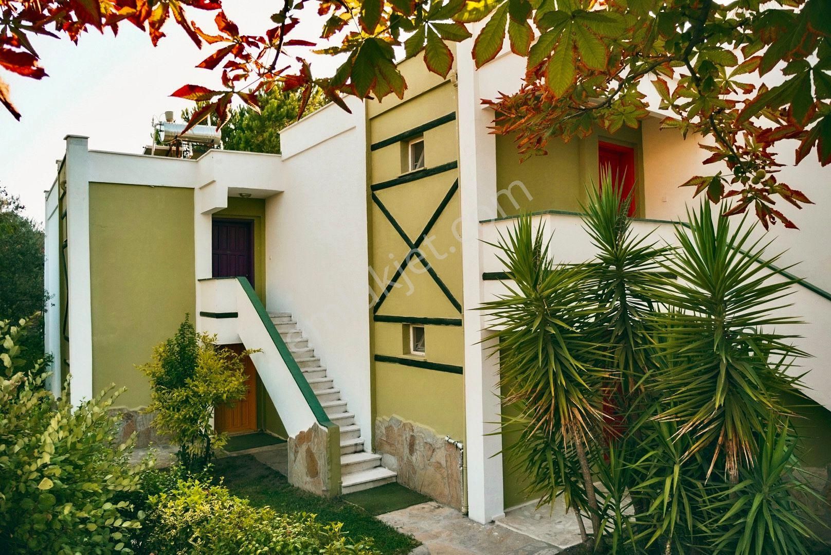 Altınoluk'ta Tatil Köyü İçerisinde Denize 100 M Günlük ,aylıık ,yıllık Kiralık Daire - Görsel 4