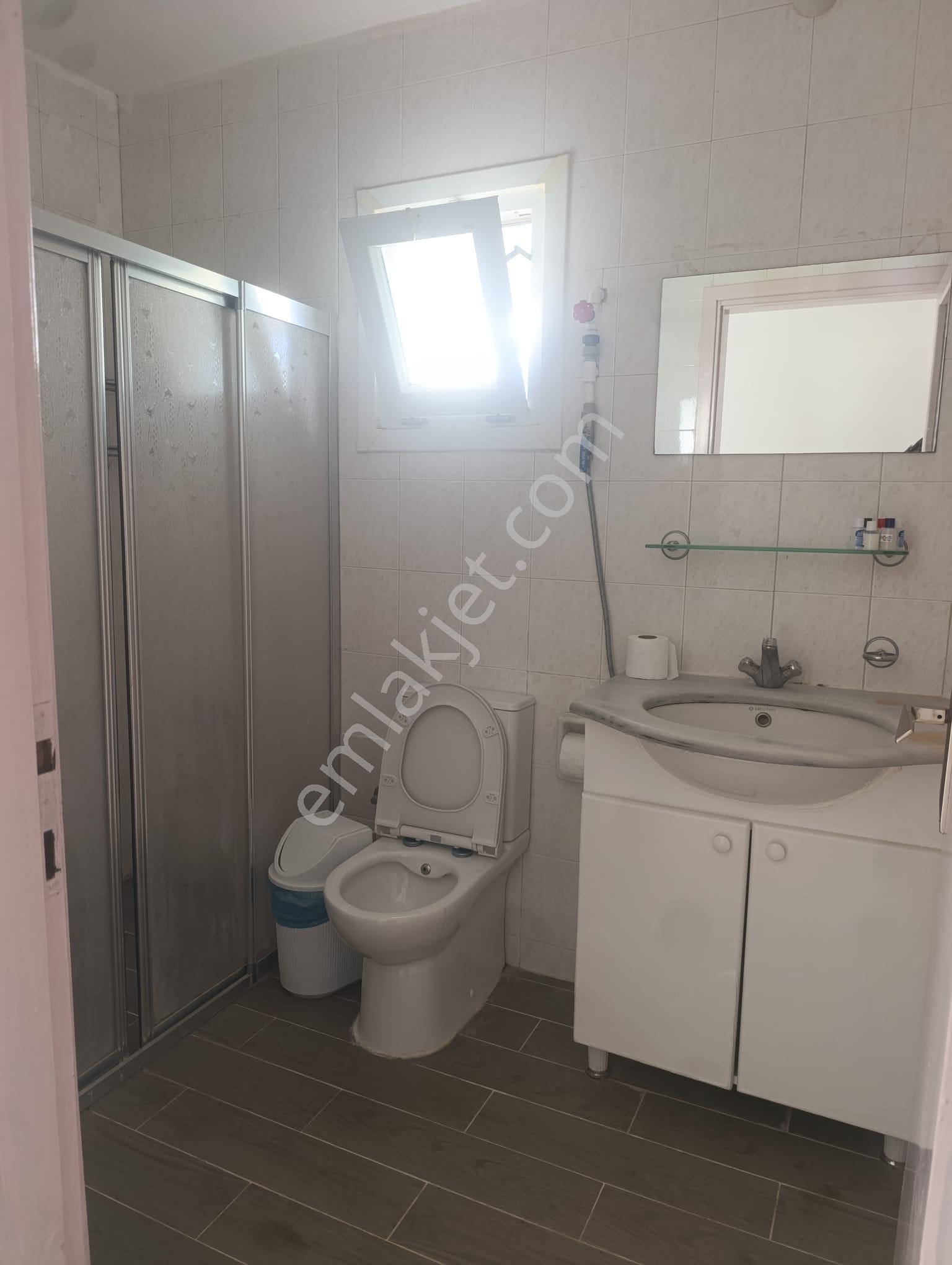 Altınoluk'ta Tatil Köyü İçerisinde Denize 100 M Günlük ,aylıık ,yıllık Kiralık Daire - Görsel 3