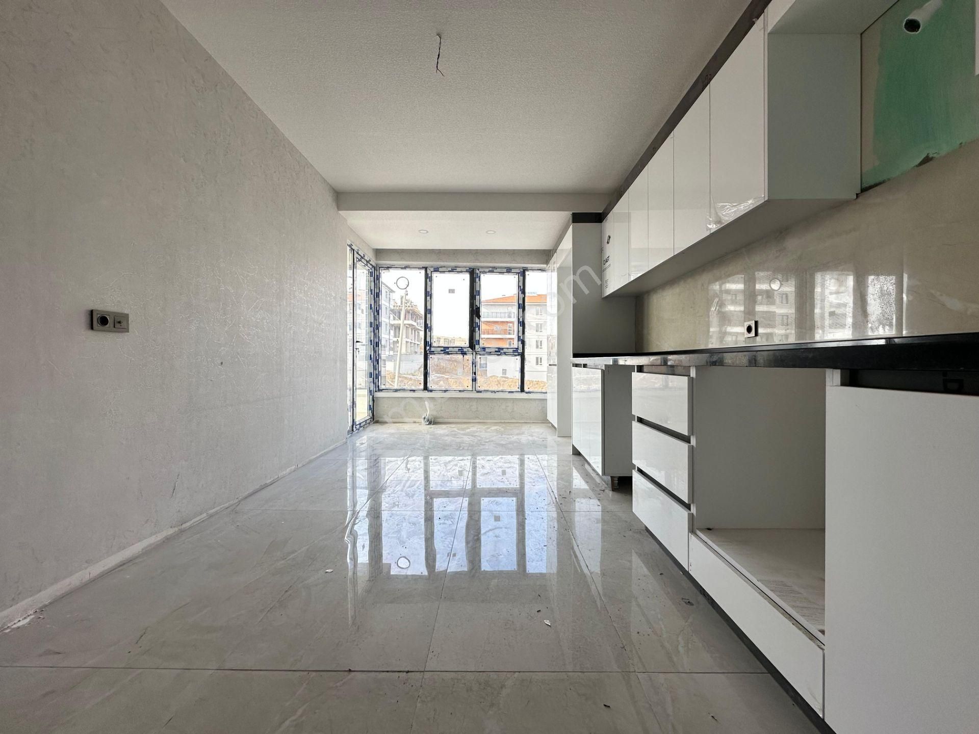 Pursaklar Mehmet Zengin Emlak'tan Asansörlü Çift Banyolu 1.kat 3+1 Sıfır Masrafsız Daire