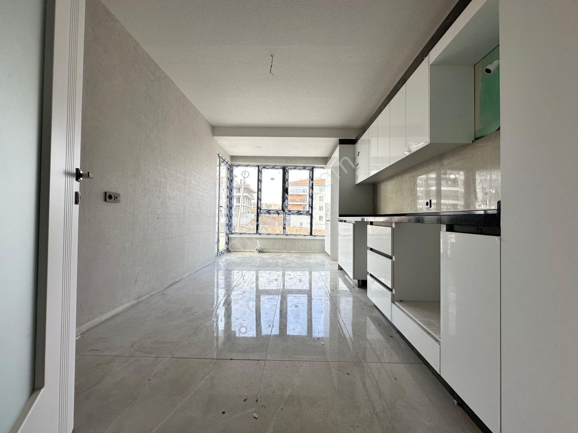 Pursaklar Mehmet Zengin Emlak'tan Asansörlü Çift Banyolu 1.kat 3+1 Sıfır Masrafsız Daire - Görsel 2