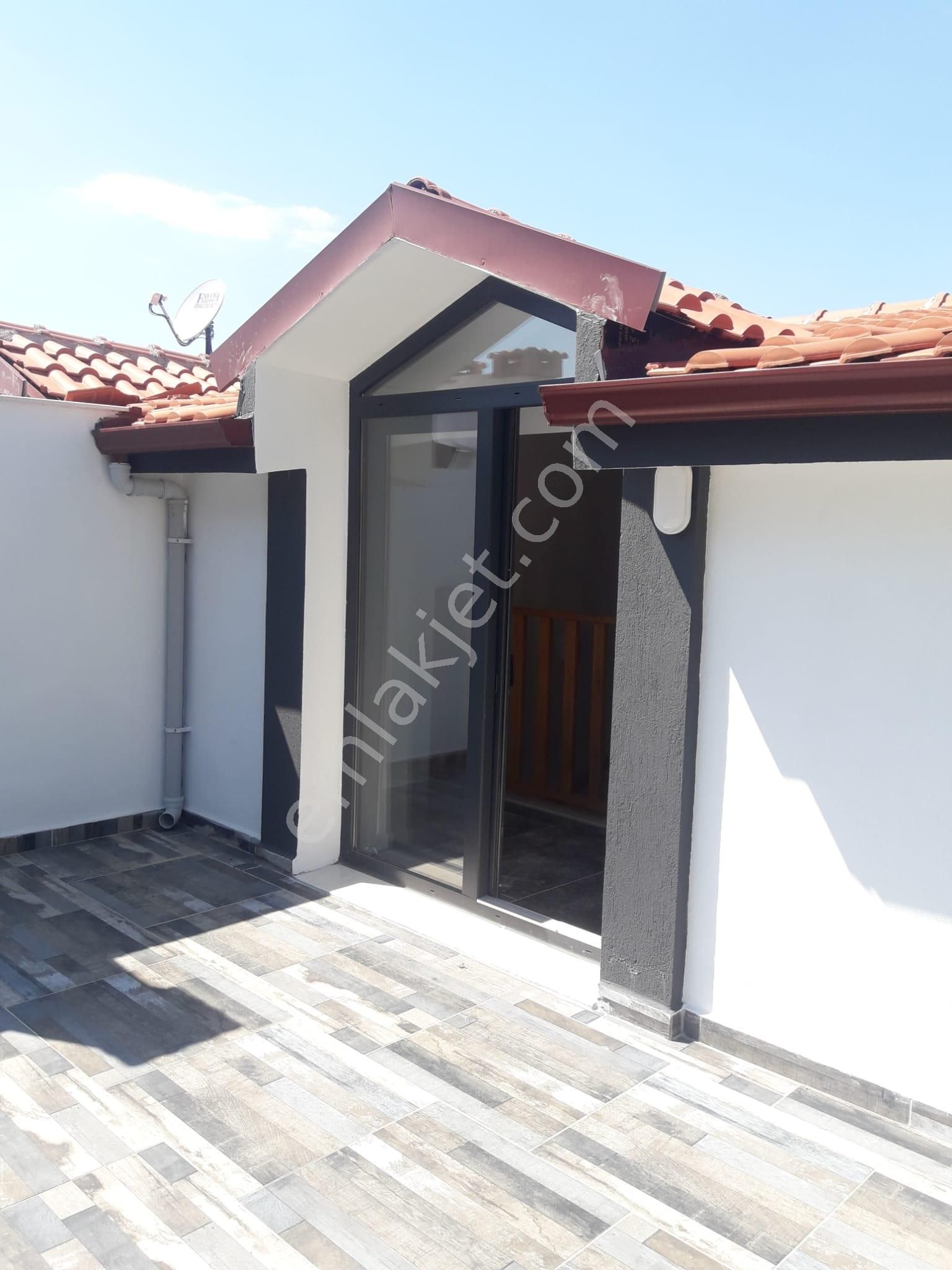 Denize 800 Metre Doğalgazlı Sıfır Villa - Görsel 23