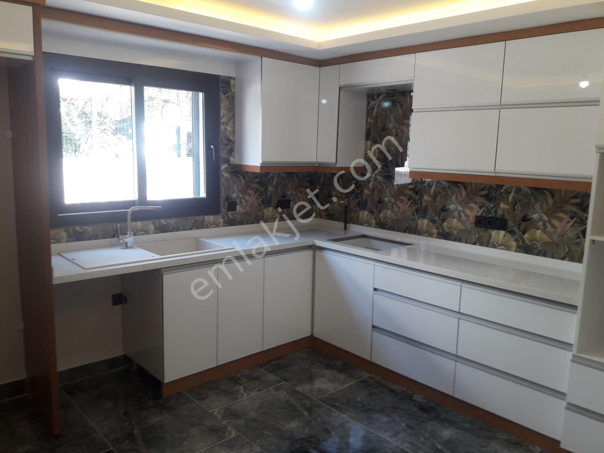 Denize 800 Metre Doğalgazlı Sıfır Villa - Görsel 15