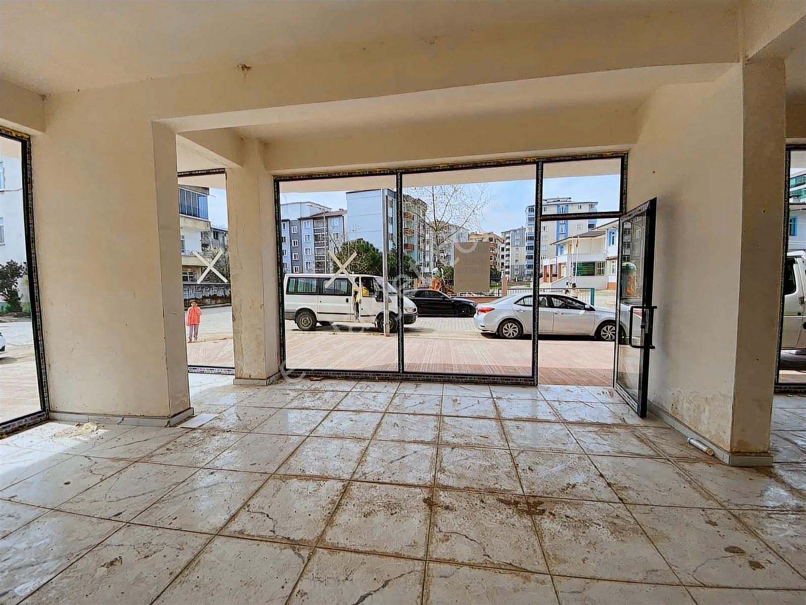 Yağmur Emlaktan Kiralık Harika Konum Süper Cephe Dükkan - Görsel 7