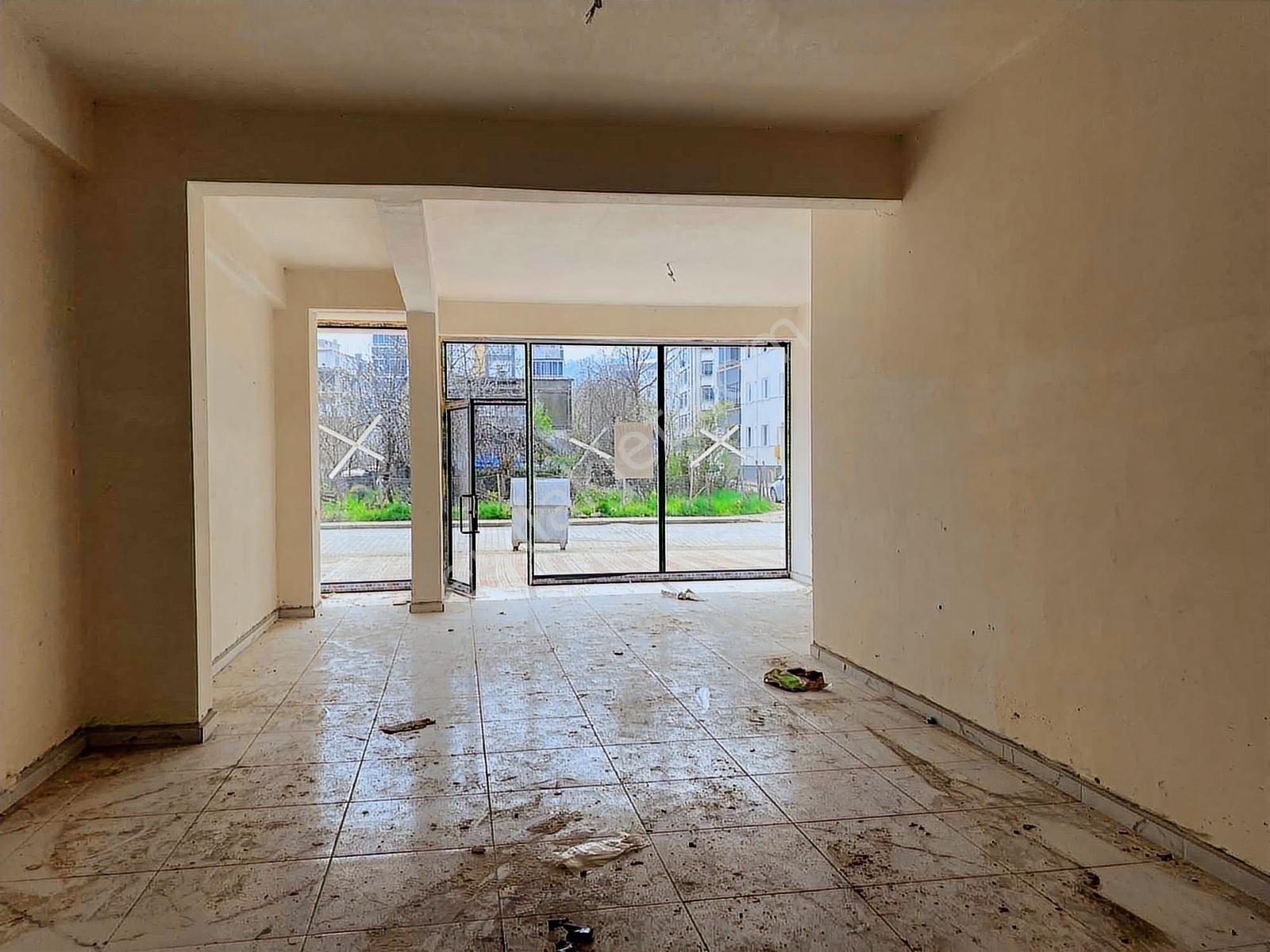 Yağmur Emlaktan Kiralık Harika Konum Süper Cephe Dükkan - Görsel 9