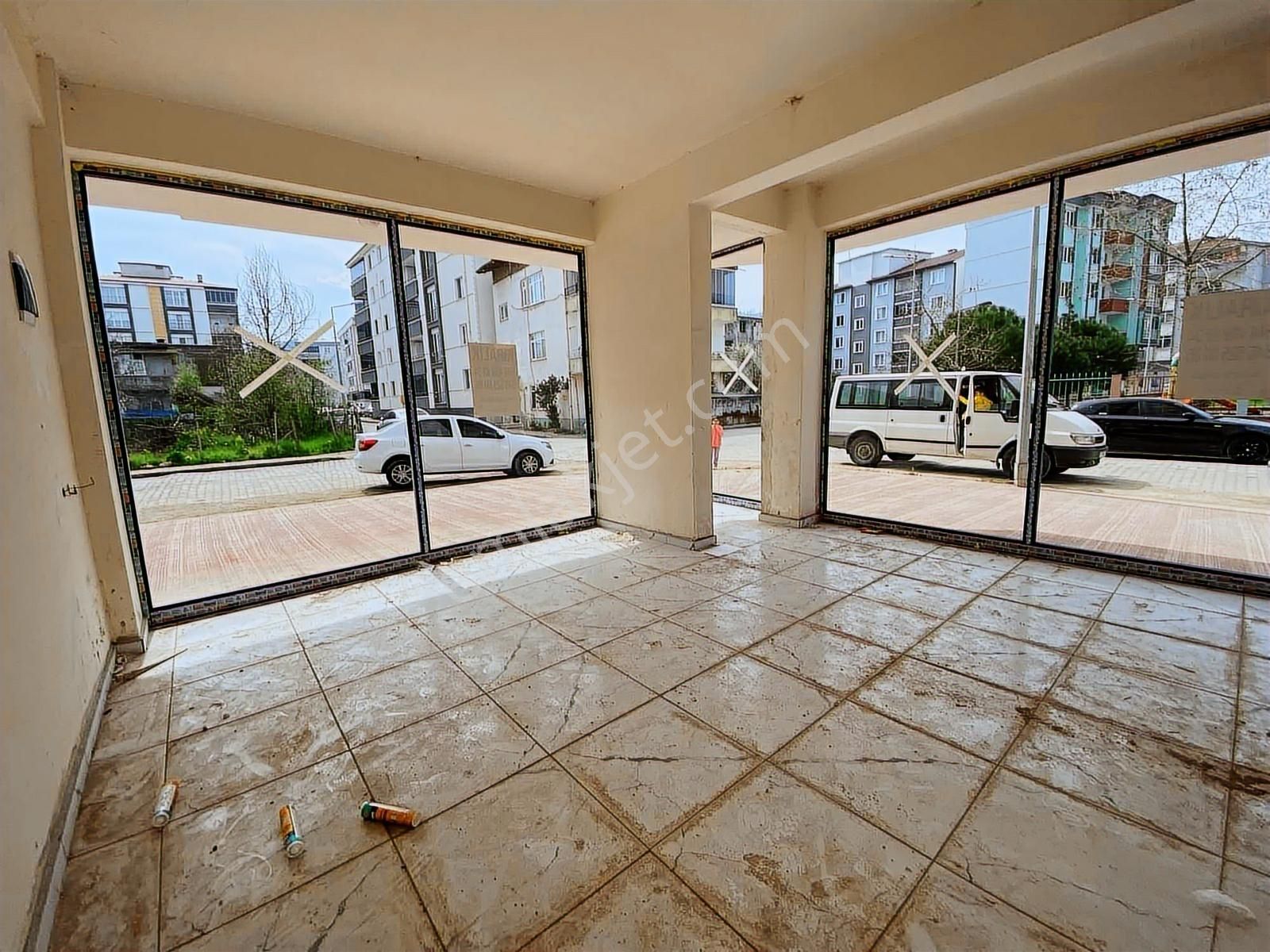 Yağmur Emlaktan Kiralık Harika Konum Süper Cephe Dükkan - Görsel 13