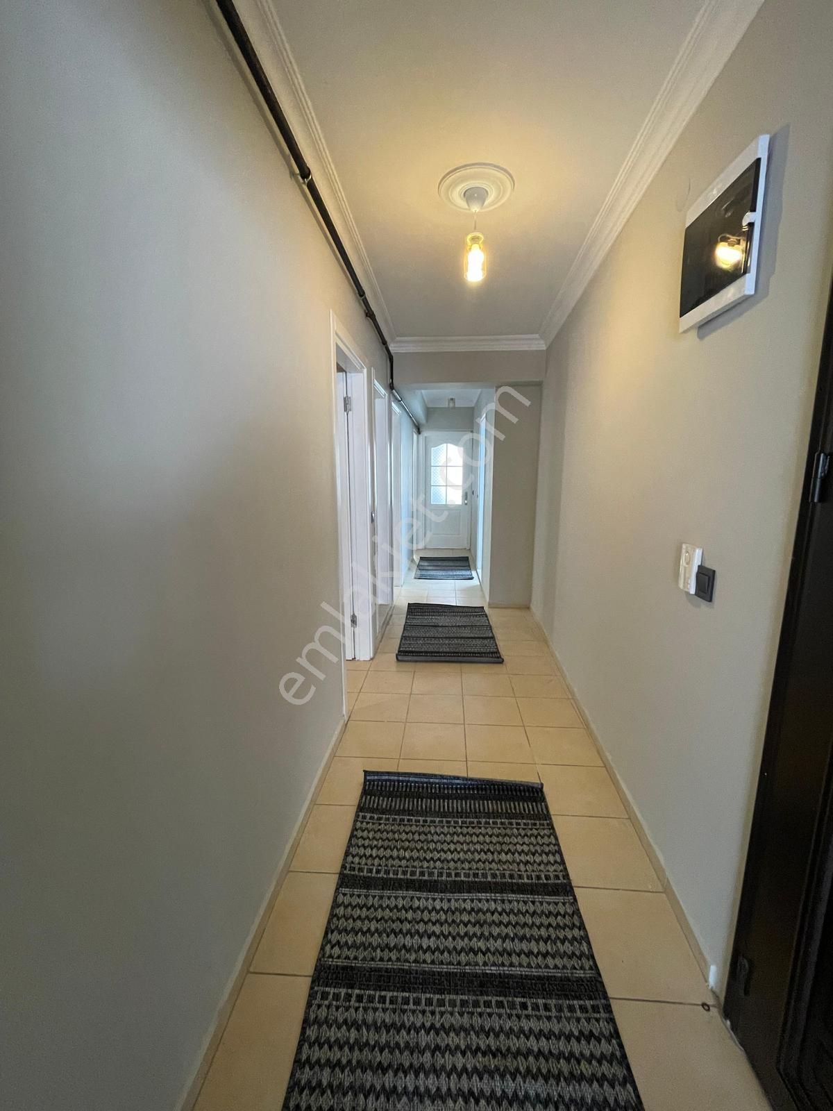 Alsancak Günlük/haftalık/aylık Kiralık 3+1 Geniş - Temiz - Görsel 5