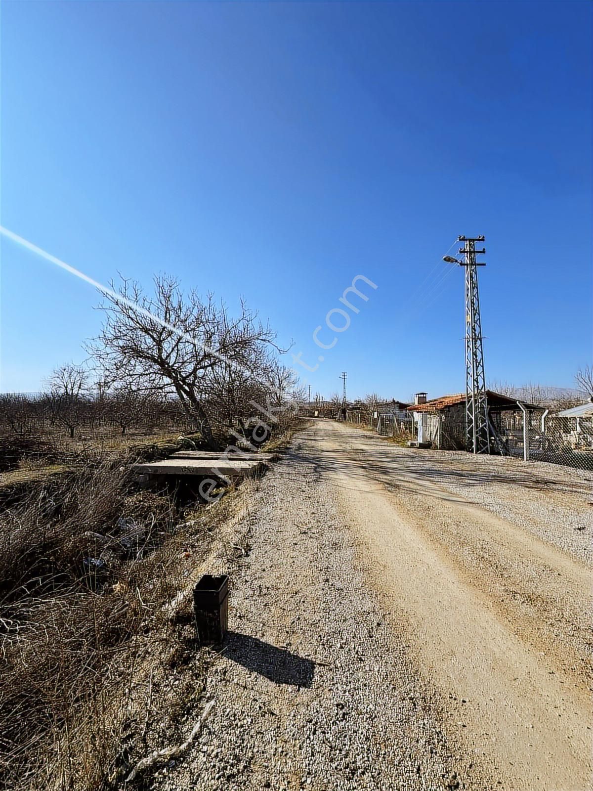 Emlakyap'tan Konya Meram Gödene Satılık 1000m2 Yatırımlık Tarla