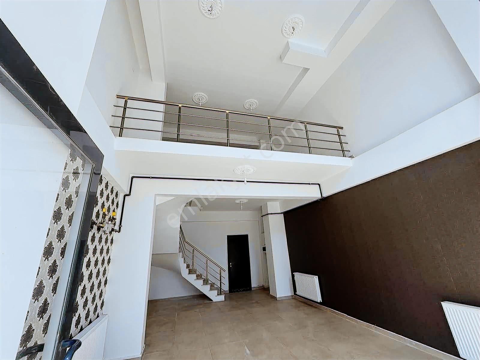 Yağmur Emlak'tan Süper Konum Kiralık Asma Katlı Dükkan - Görsel 18