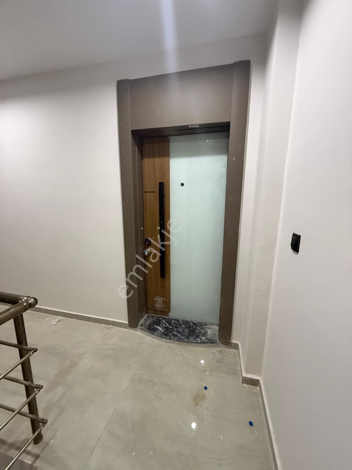 V.aktoprakta Sıfır Yerden Isıtmalı Tramvay Cadde Yakını 2+1 Daireler - Görsel 3