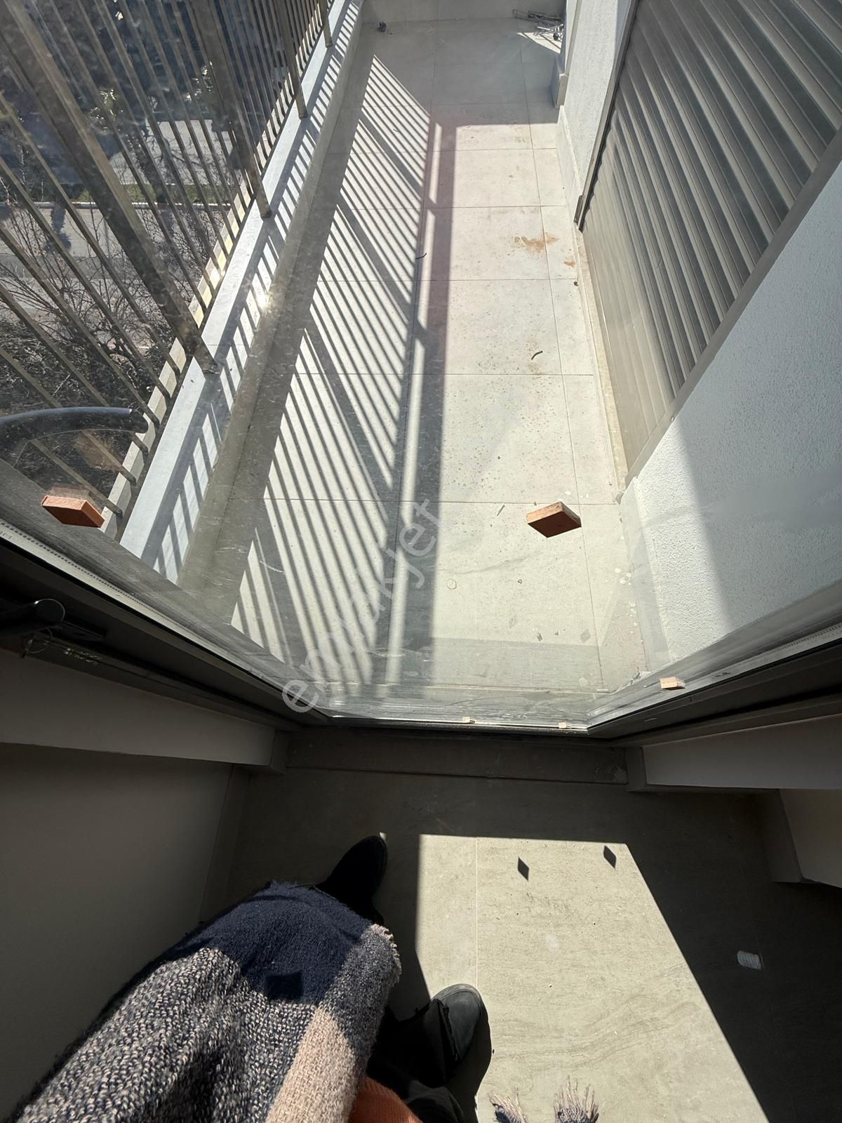 V.aktoprakta Sıfır Yerden Isıtmalı Tramvay Cadde Yakını 2+1 Daireler - Görsel 13