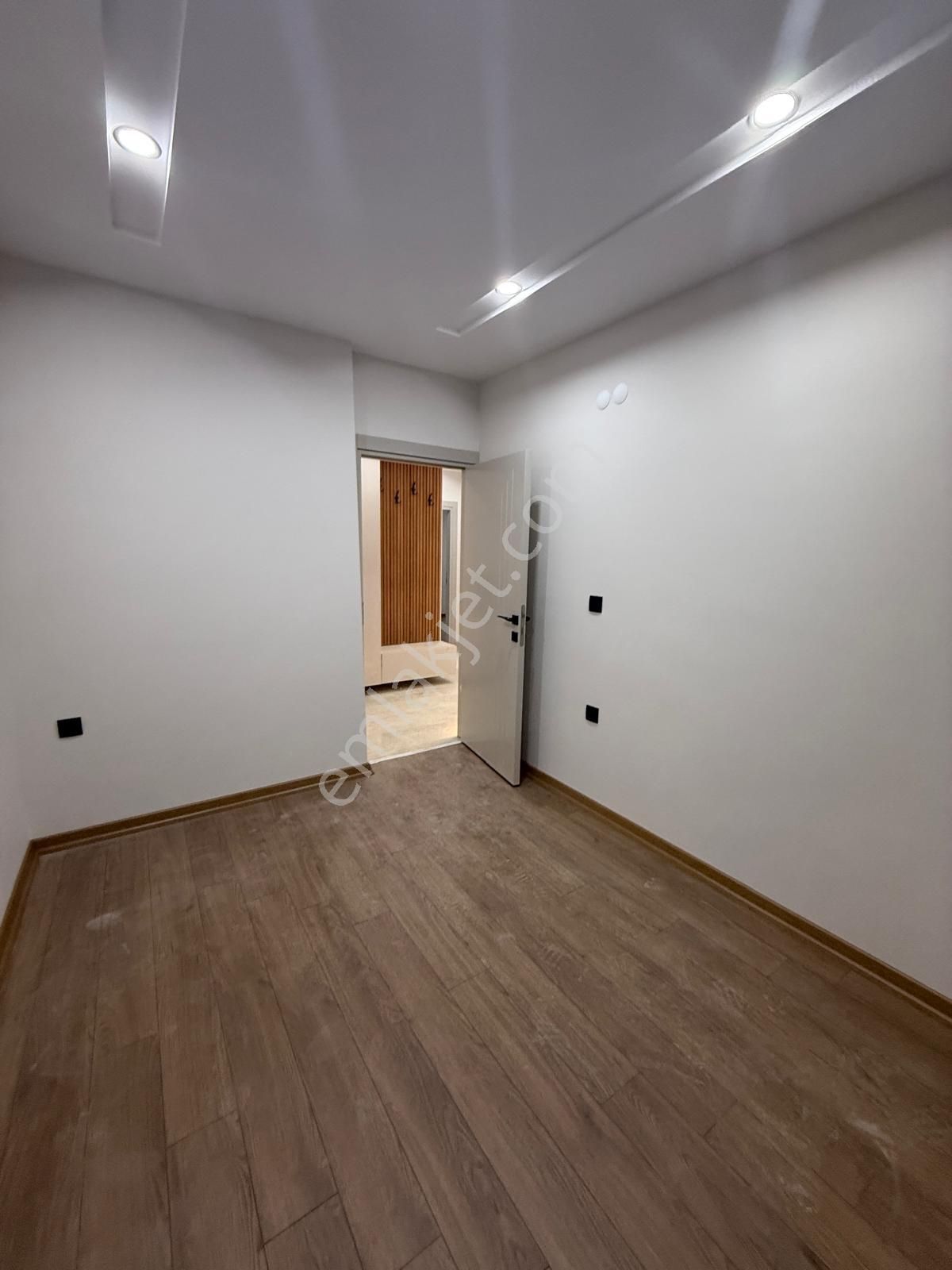 V.aktoprakta Sıfır Yerden Isıtmalı Tramvay Cadde Yakını 2+1 Daireler - Görsel 5