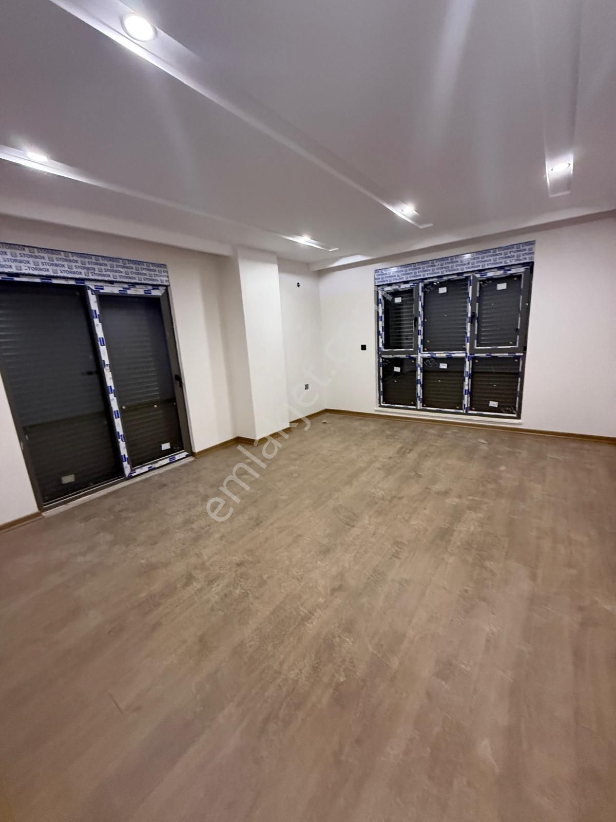 V.aktoprakta Sıfır Yerden Isıtmalı Tramvay Cadde Yakını 2+1 Daireler - Görsel 12