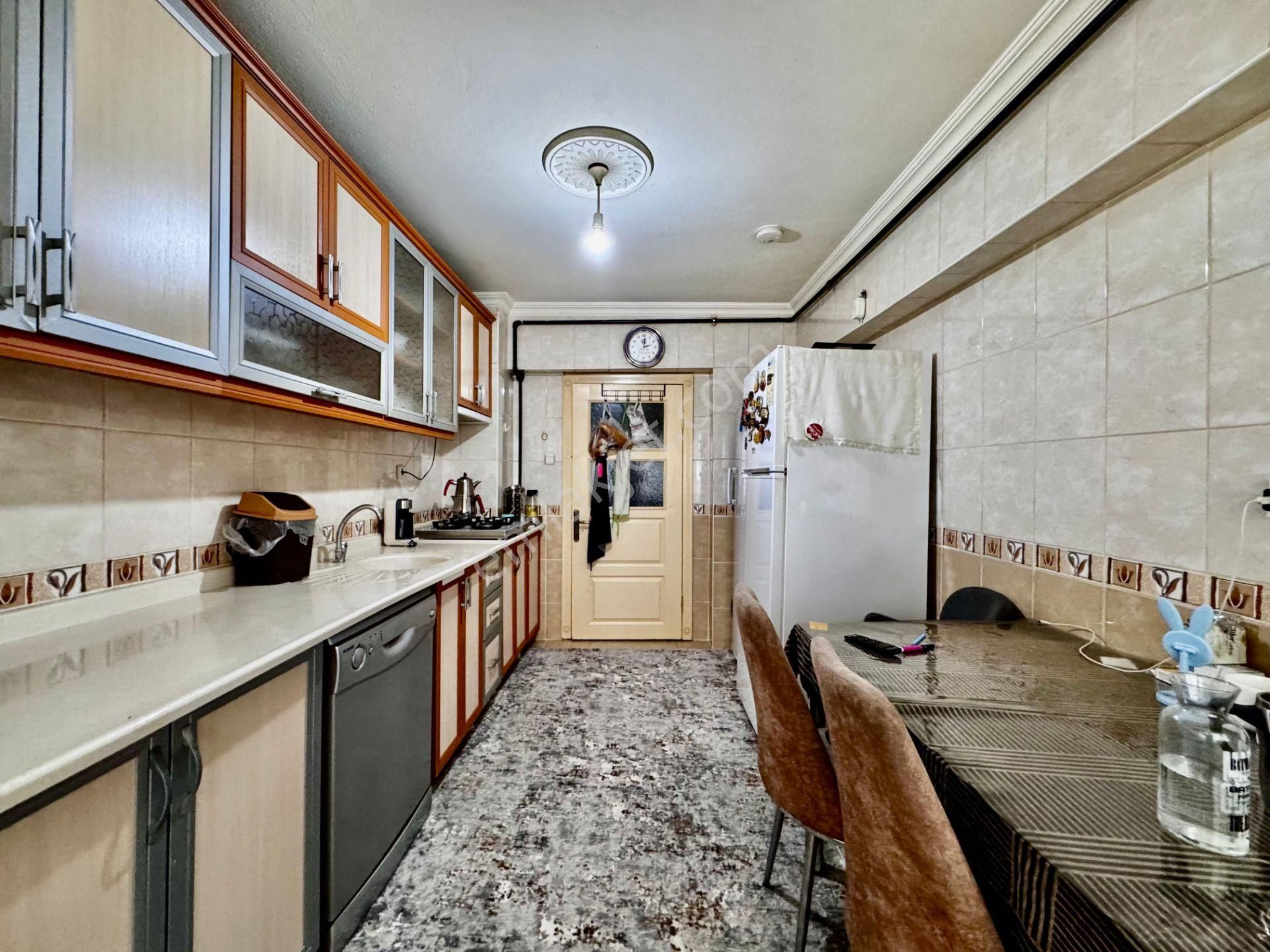 Ufuk Kılıç Emlak'tan Merkezi Konumda Kilerli Güney Cephe 3+1 Daire - Görsel 8