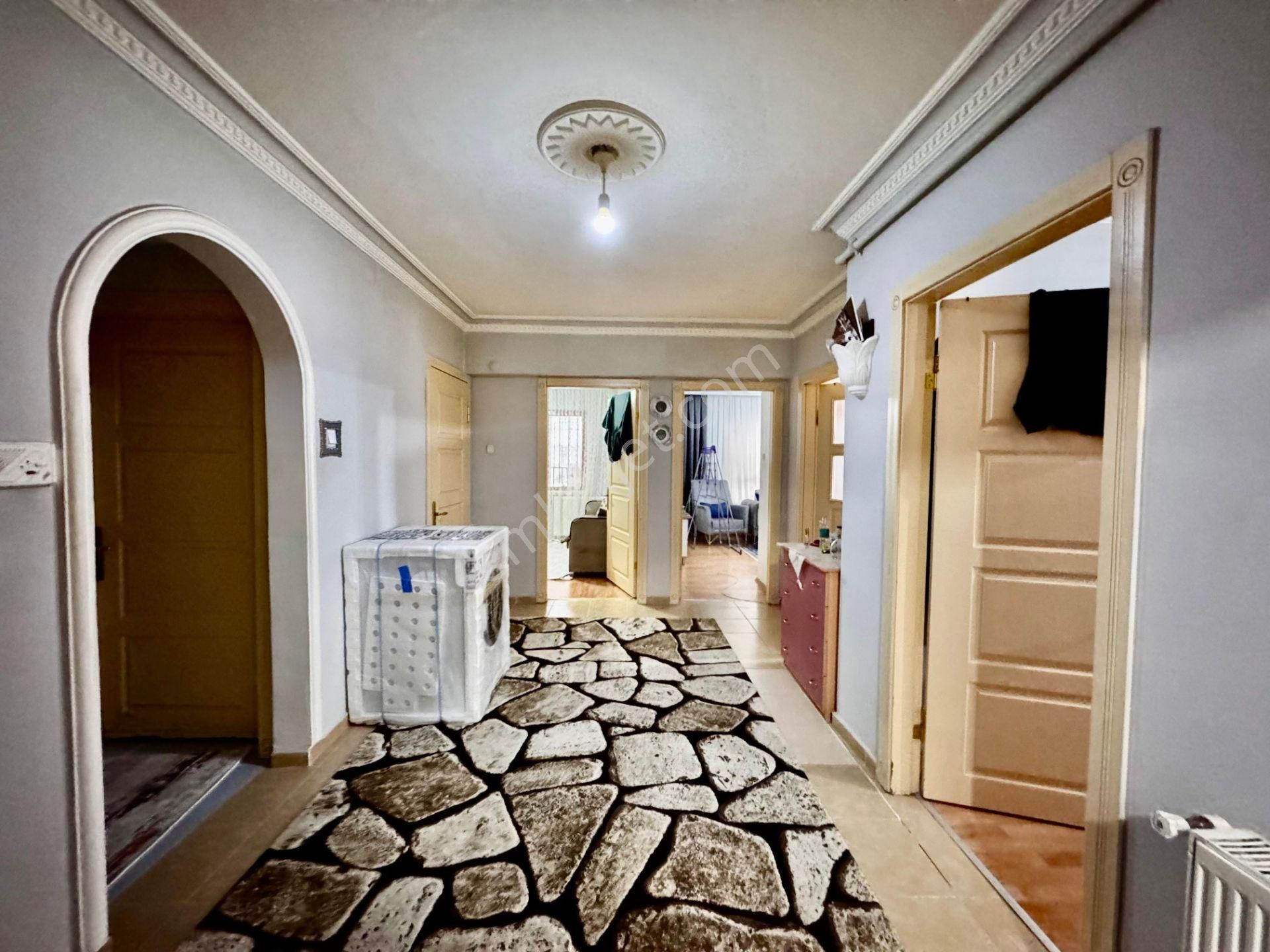 Ufuk Kılıç Emlak'tan Merkezi Konumda Kilerli Güney Cephe 3+1 Daire - Görsel 24