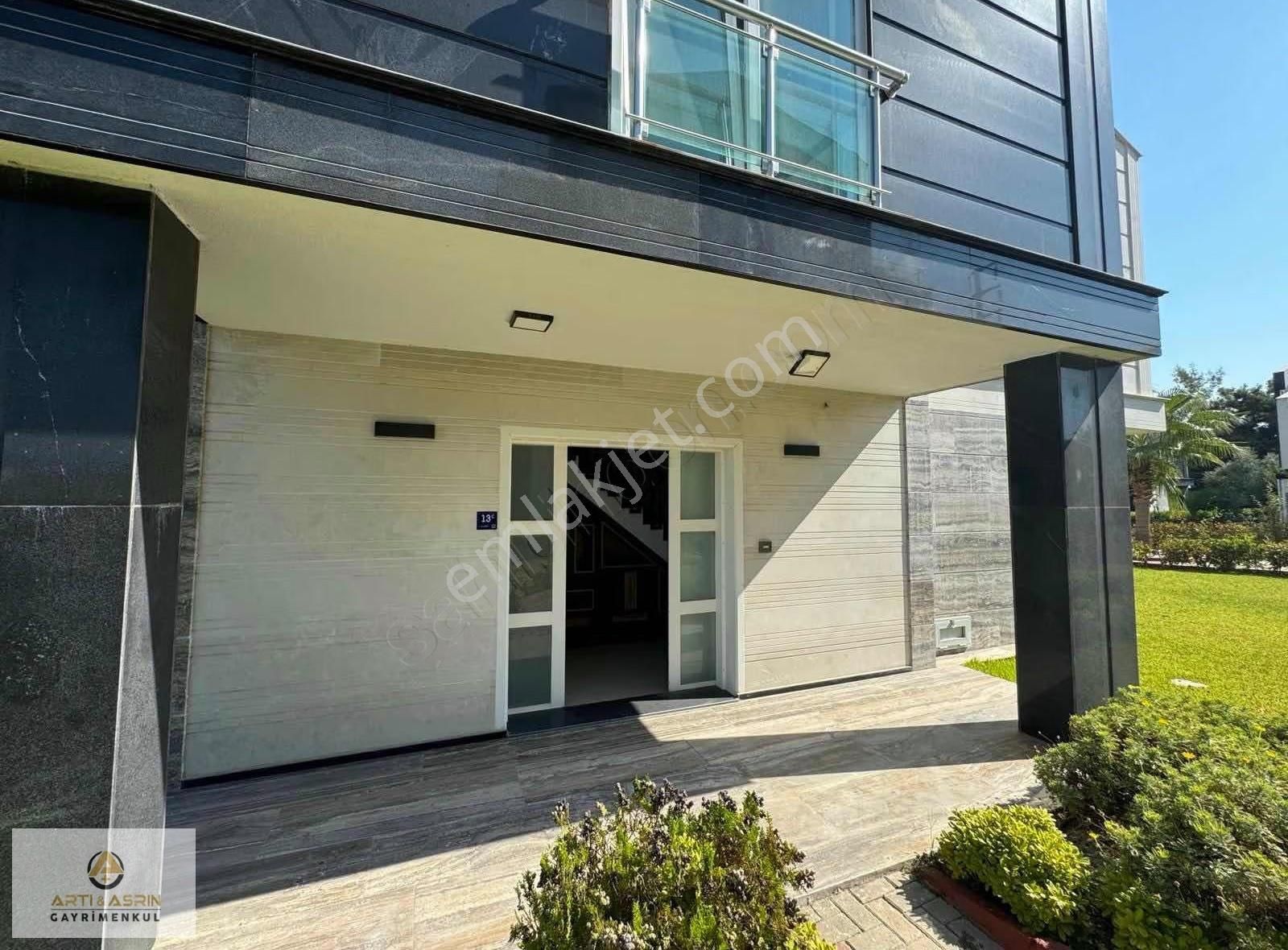 Kuşadası Deniz Manzaralı Tek Müstakil Villa - Görsel 4