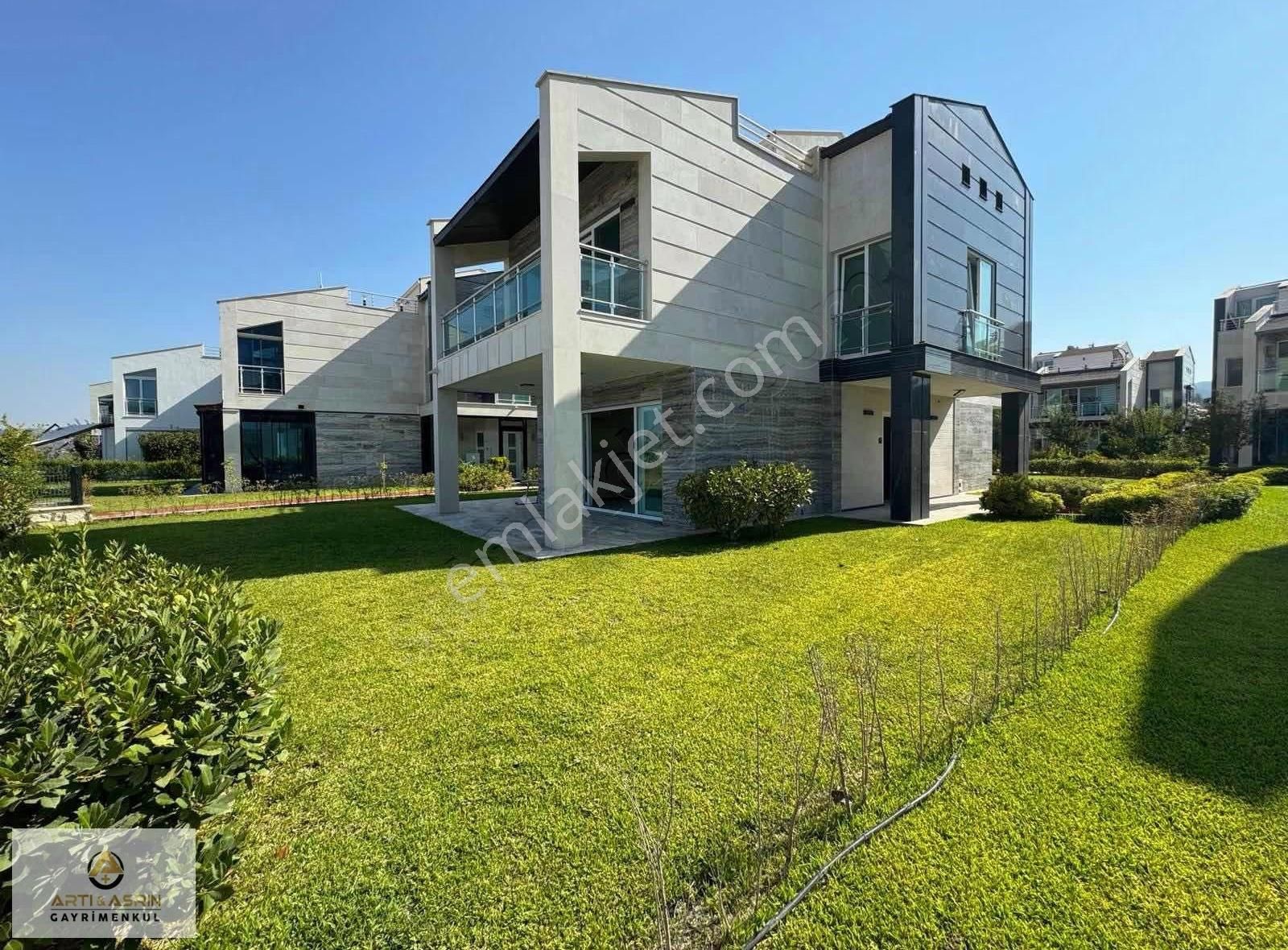 Kuşadası Deniz Manzaralı Tek Müstakil Villa - Görsel 28