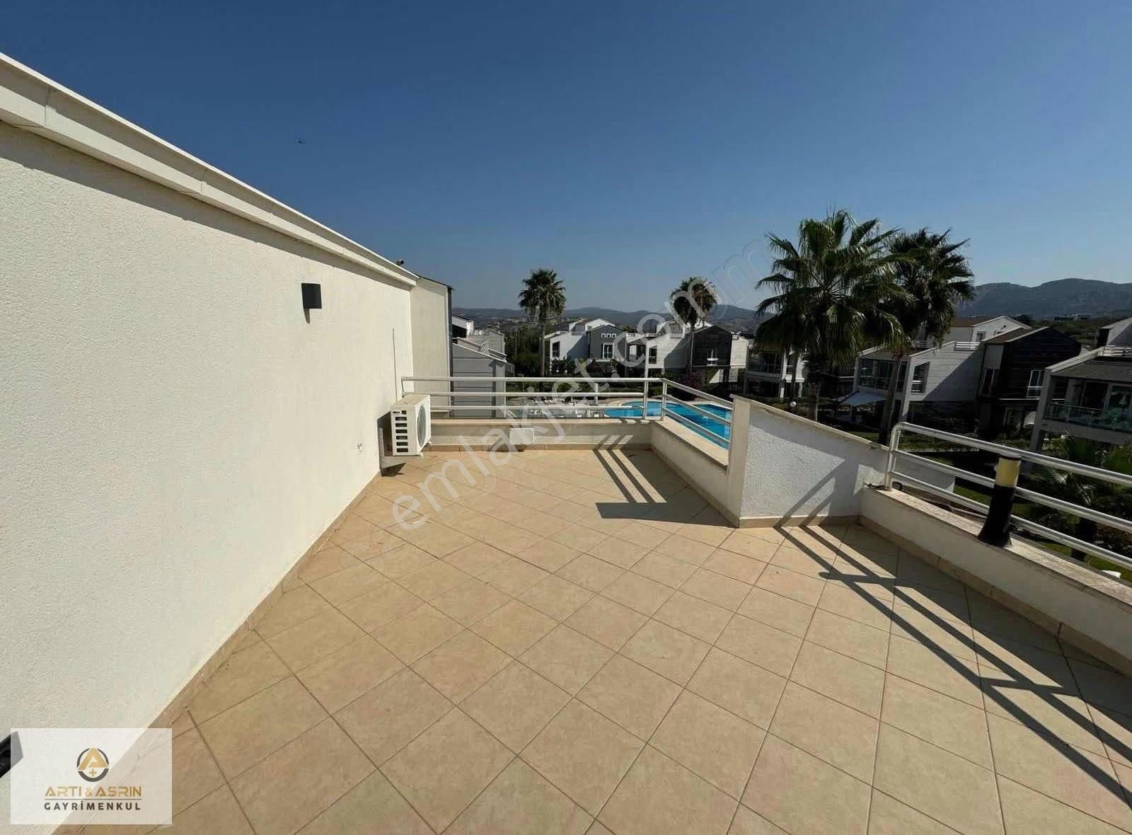 Kuşadası Deniz Manzaralı Tek Müstakil Villa - Görsel 16