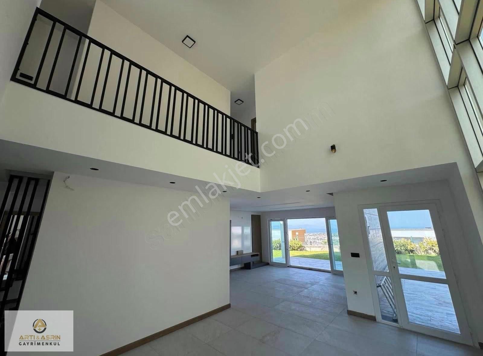 Kuşadası Deniz Manzaralı Tek Müstakil Villa - Görsel 12