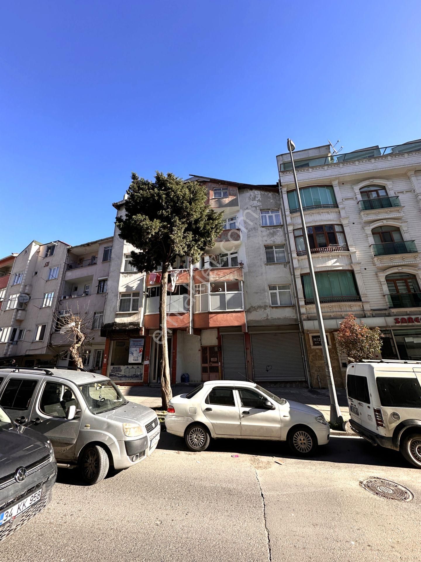 Next House'dan, Küçükköy Akdeniz Caddesinde, 2+1, Ara Kat Fırsat