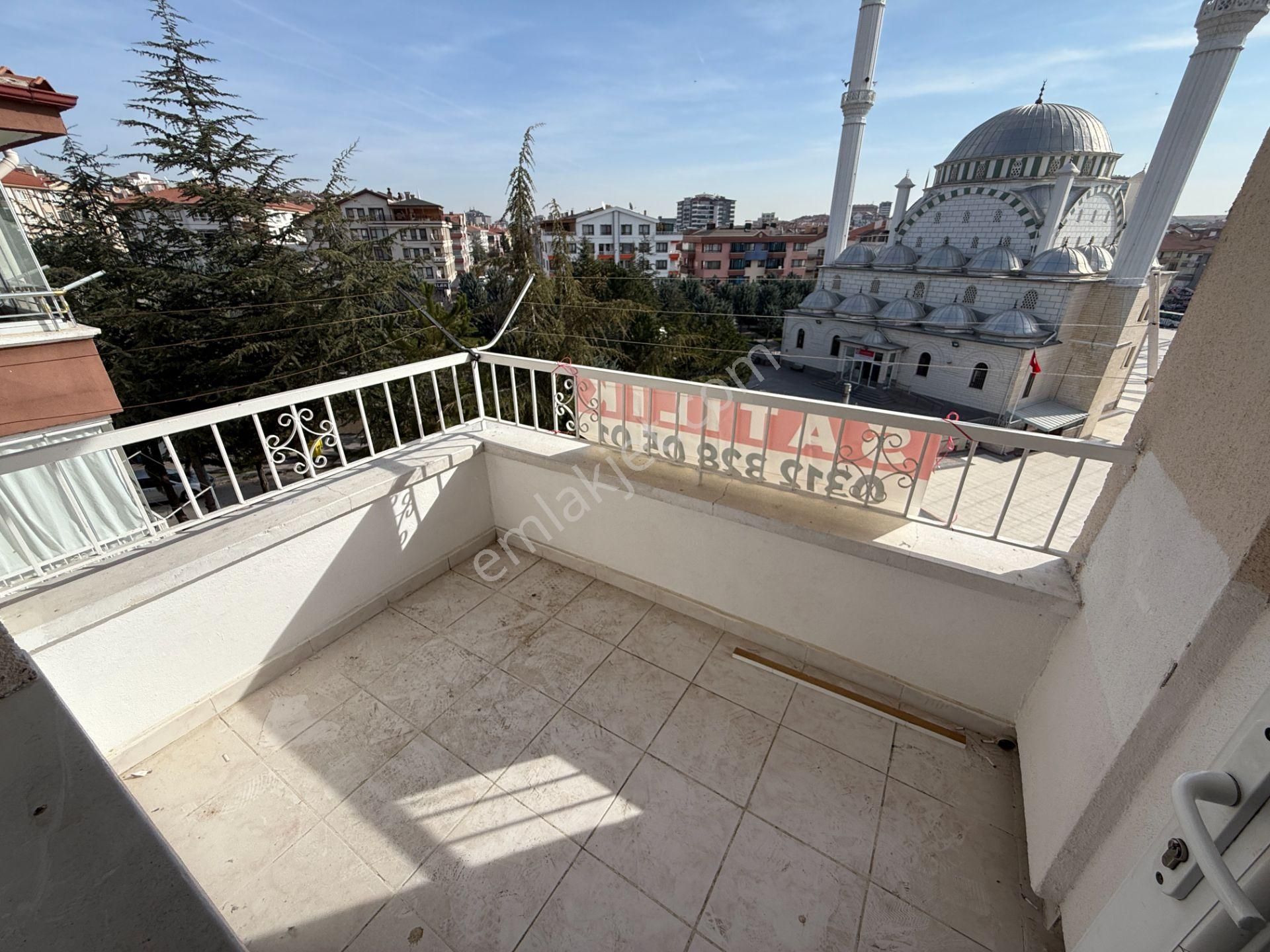 Ufuk Kılıç Emlak'tan Hicret Cami Yakını Katta Güney 3+1 Yapılı Daire - Görsel 16